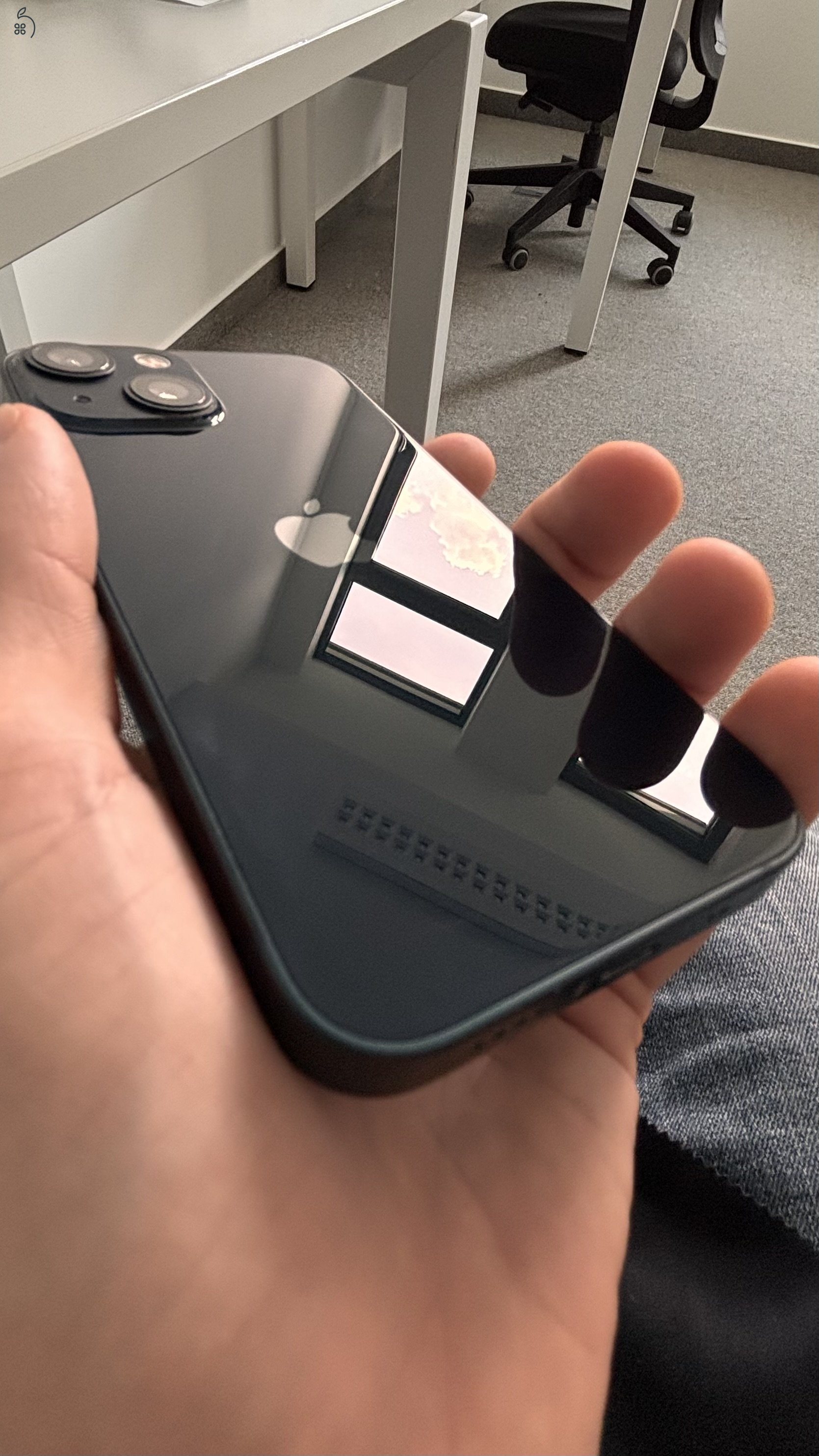 Eladóvá vált kártyafüggetlen, megkímélt állapotú iPhone 13 mini készülékem