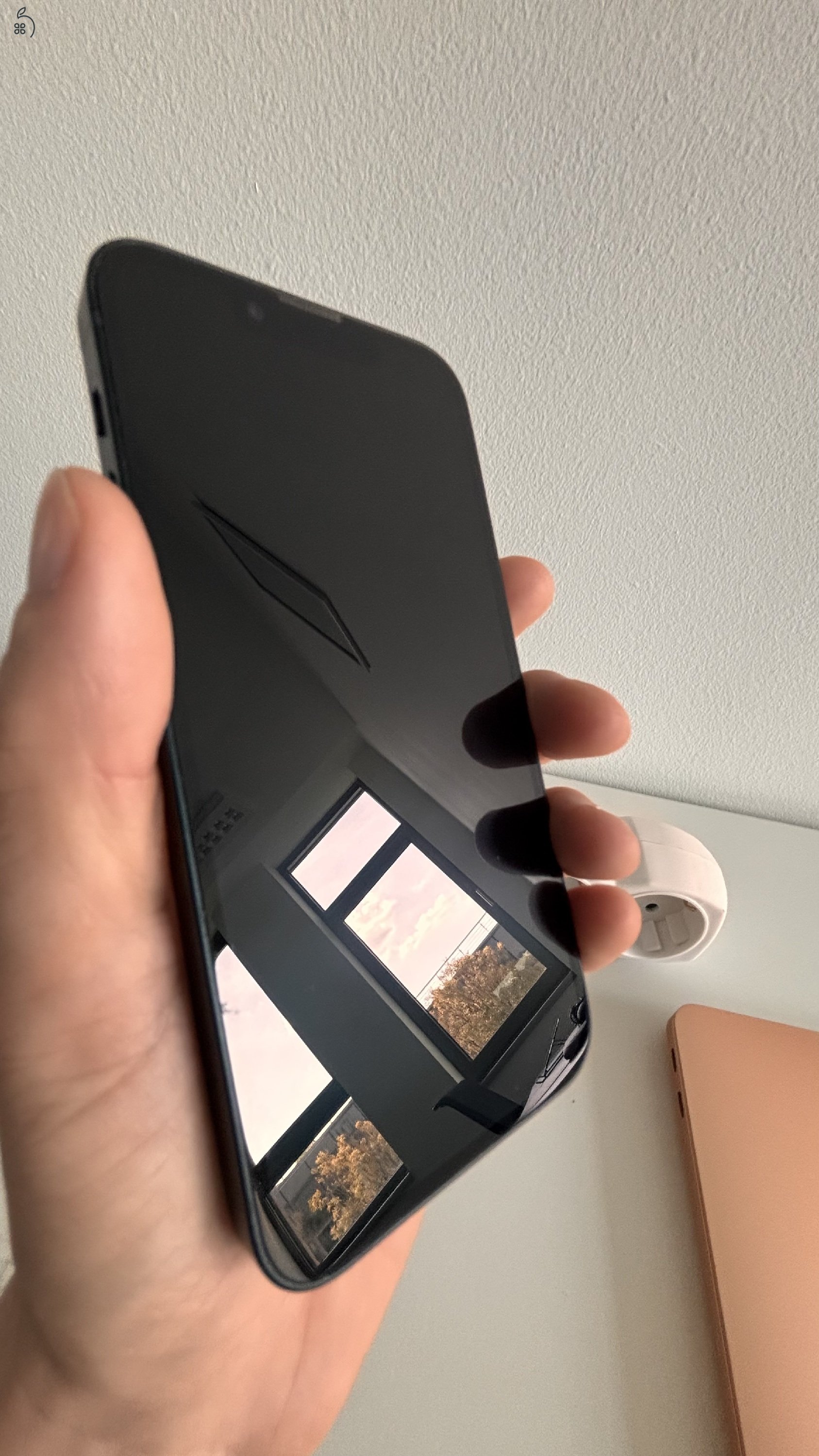 Eladóvá vált kártyafüggetlen, megkímélt állapotú iPhone 13 mini készülékem
