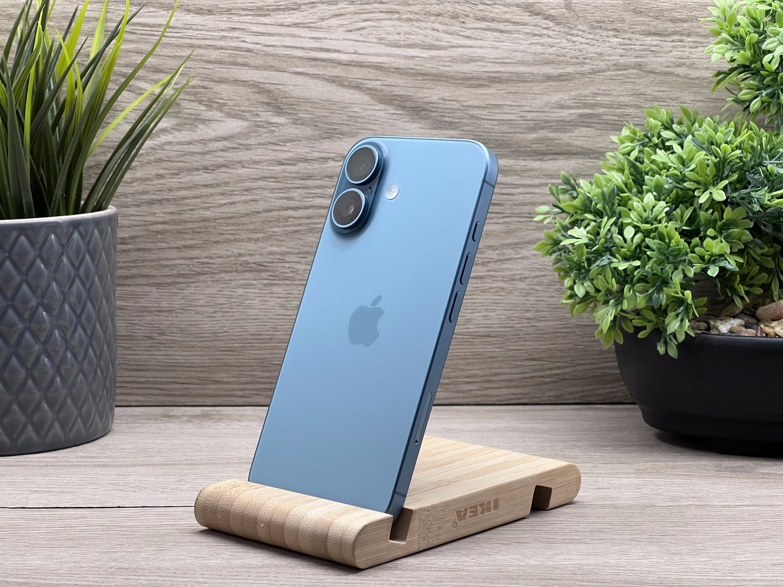 Hibátlan iPhone 16 Tale 256GB 2 ÉV Garanciával 91%