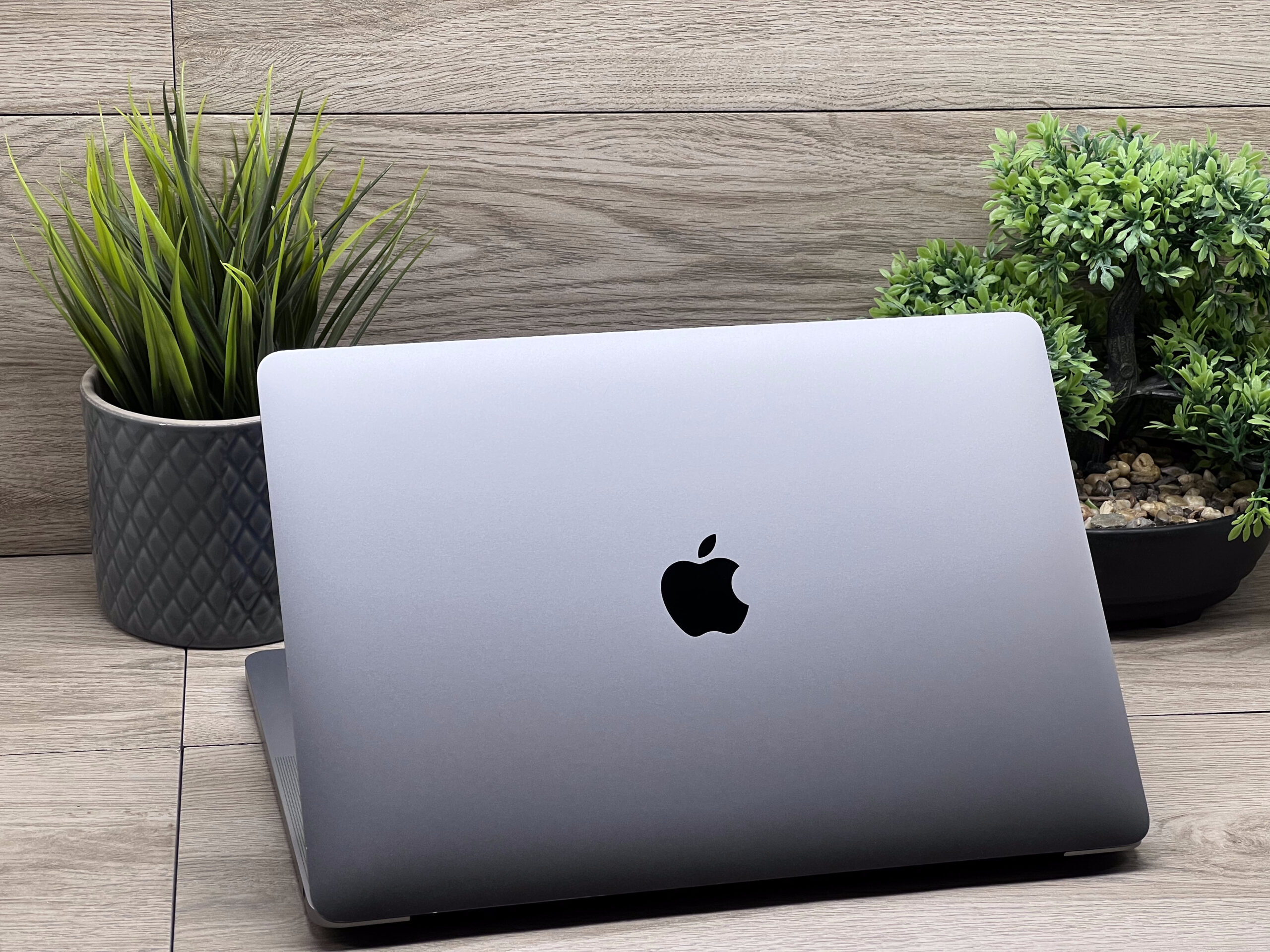 MacBook Pro 2020 M1 13” 1Tb 16GB 2 ÉV Garanciával