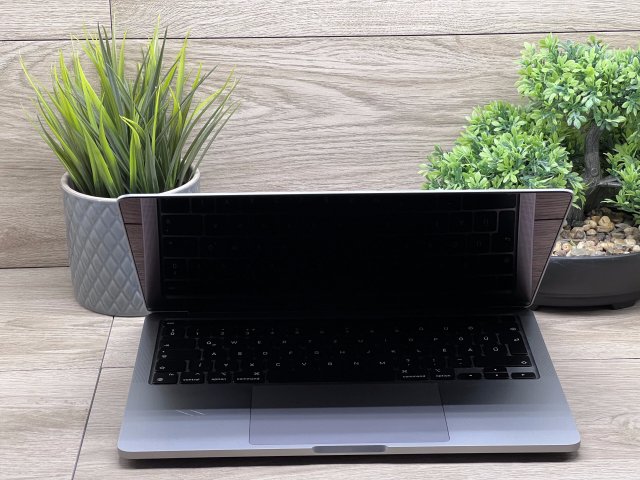 MacBook Pro 2020 M1 13” 1Tb 16GB 2 ÉV Garanciával
