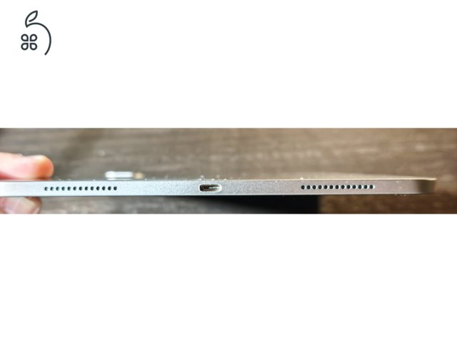Ipad Pro 2020 11' + Logitech Slim Folio Pro billentyűzet + tok
