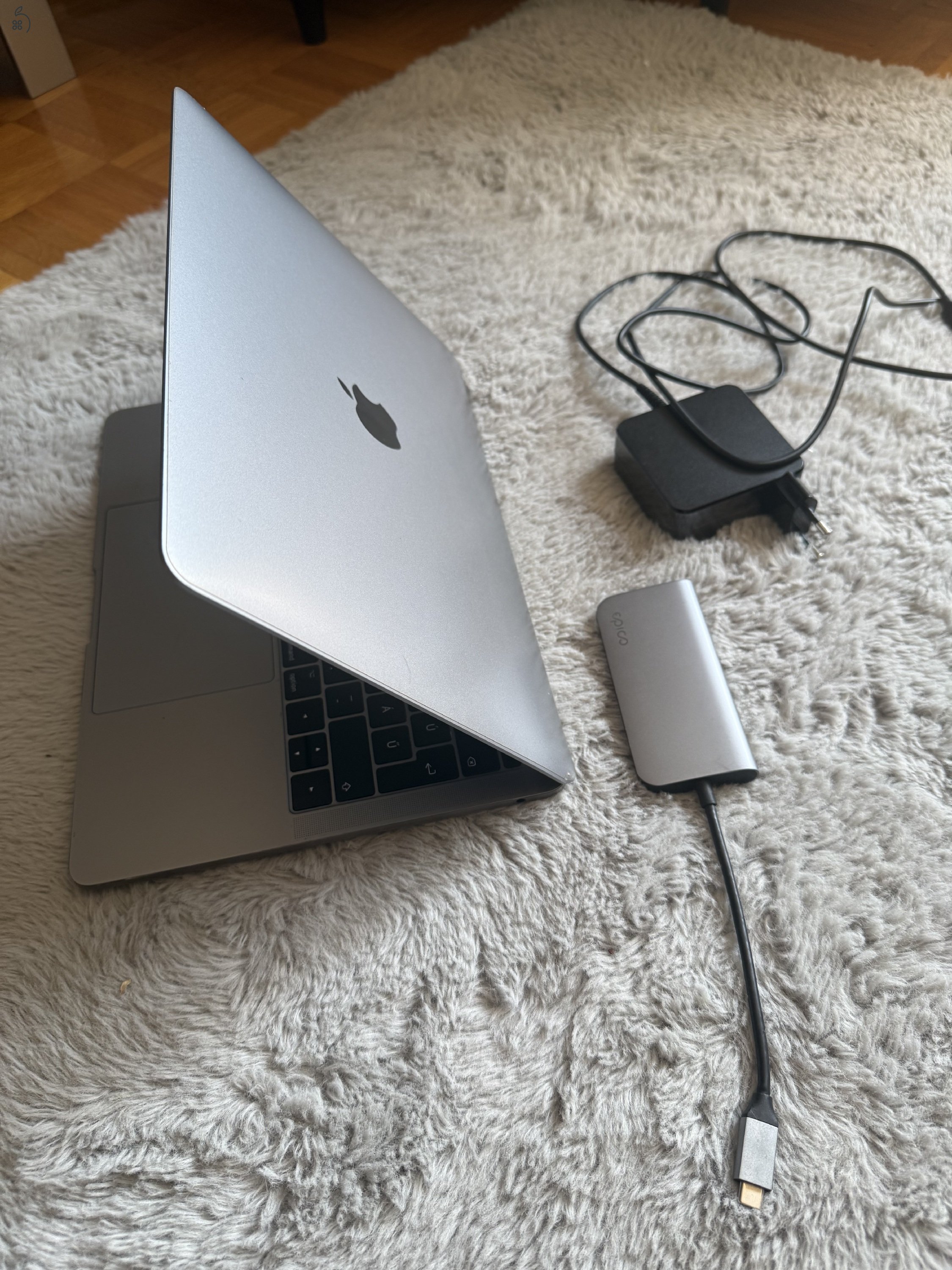 Eladó Apple MacBook Pro 13” (2017) – Friss akkumulátorral, megkímélt állapotban!