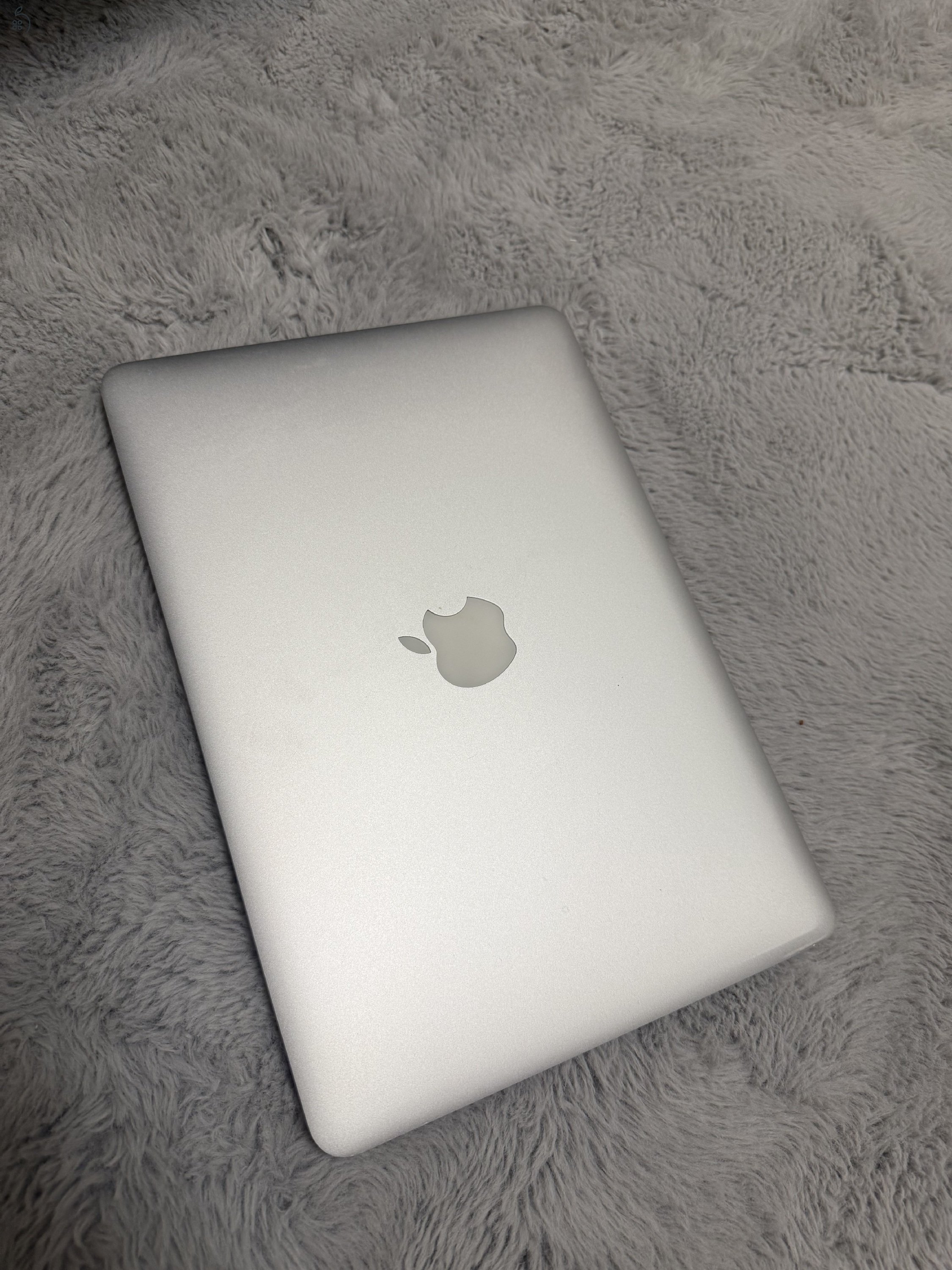 Eladó Apple MacBook Pro Retina 13” (2013 vége) – Friss akkumulátorral, megkímélt állapotban!