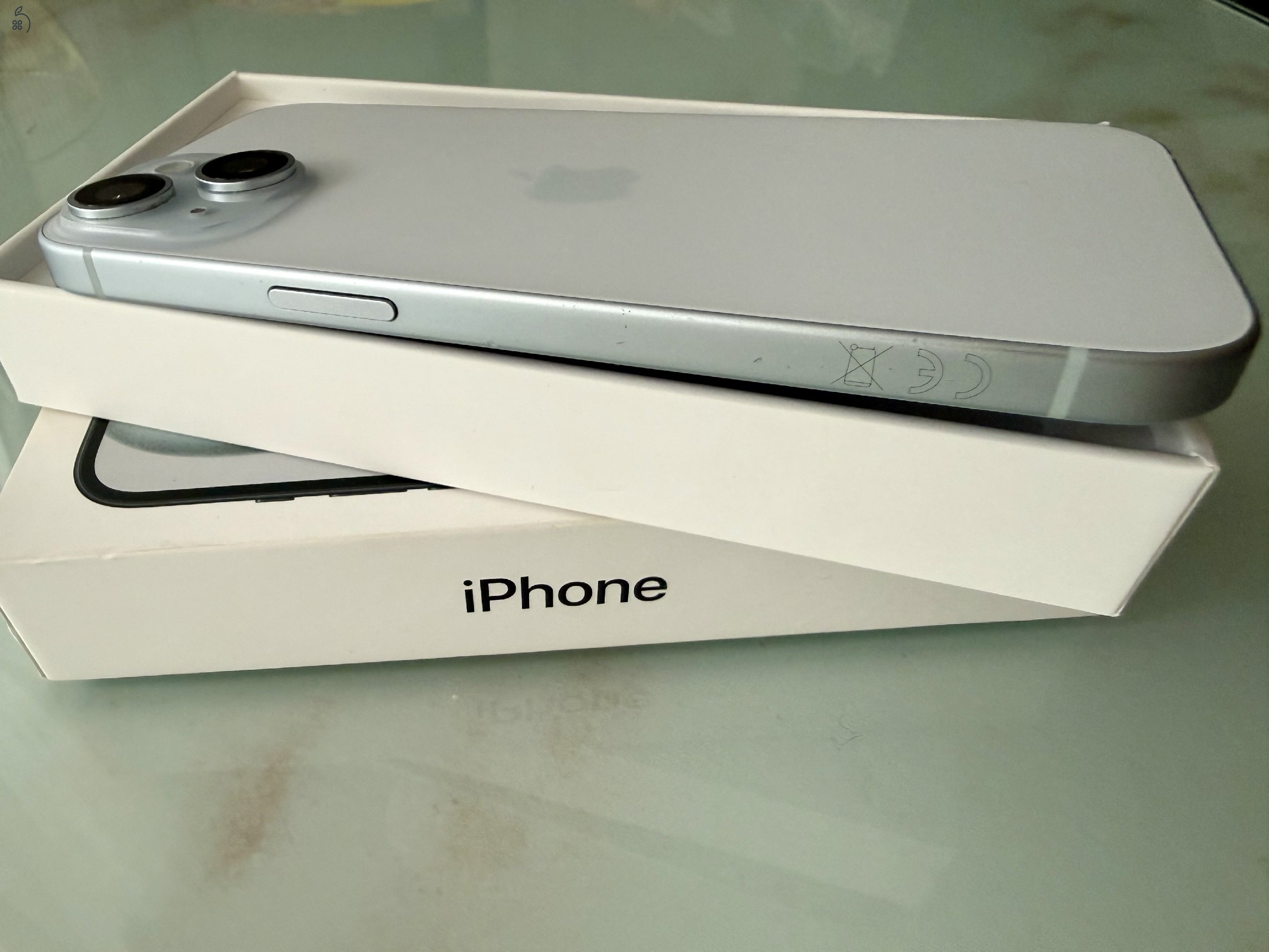 Iphone 15 128 GB - 88% akku