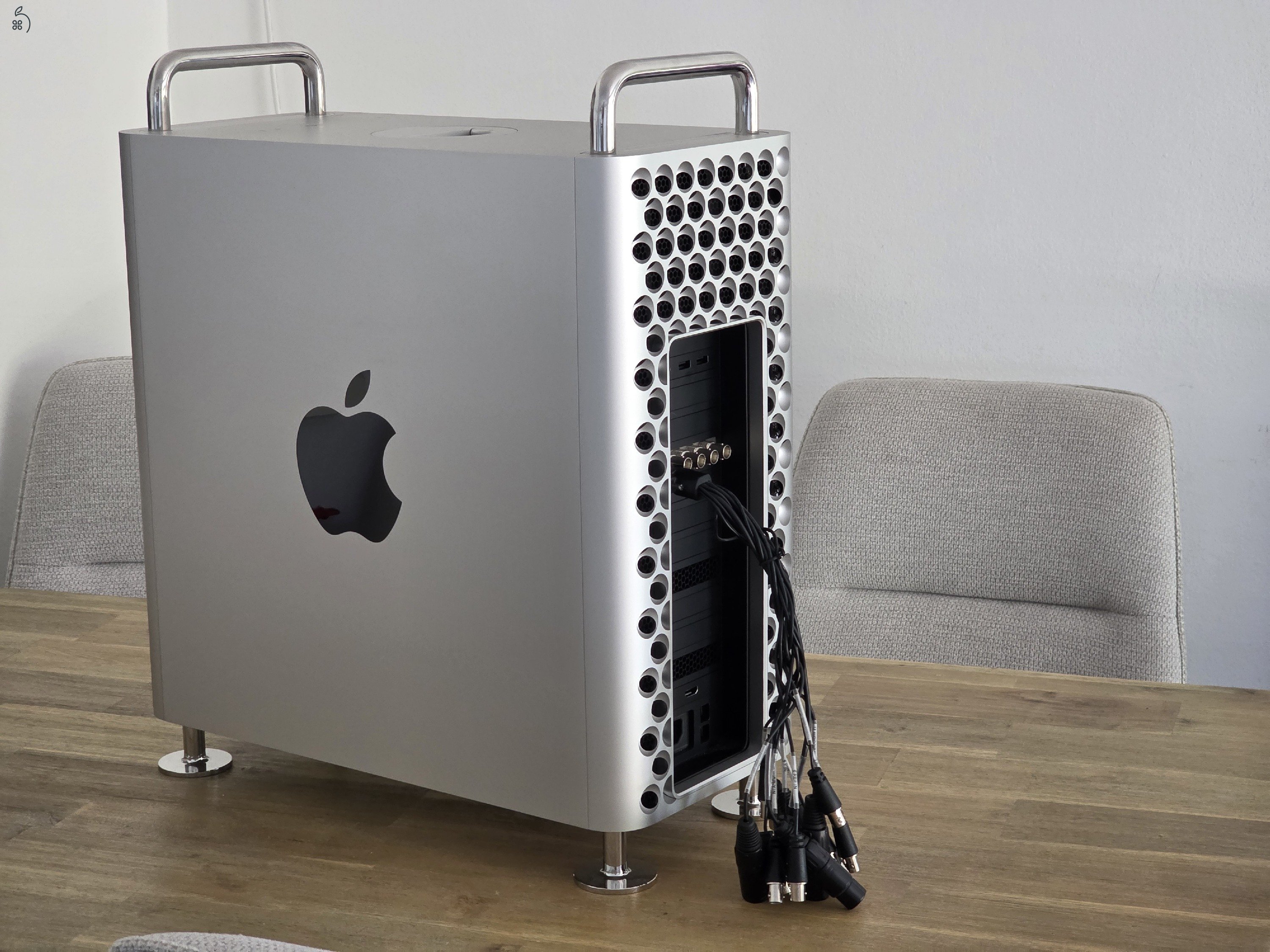 Újszerű Apple MacPro 2019 + Afterburner + Decklink 4K stúdiómunkára