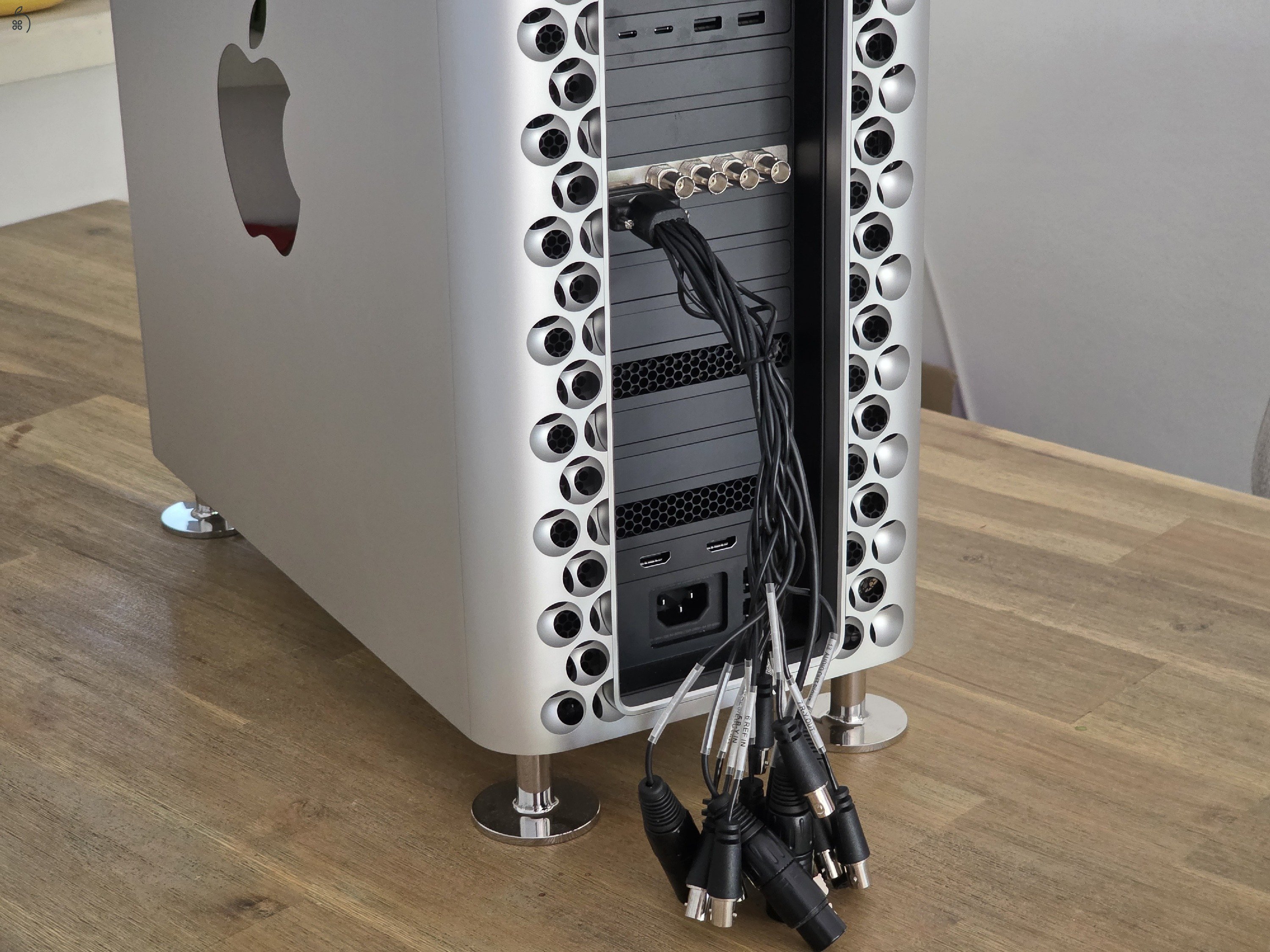 Újszerű Apple MacPro 2019 + Afterburner + Decklink 4K stúdiómunkára