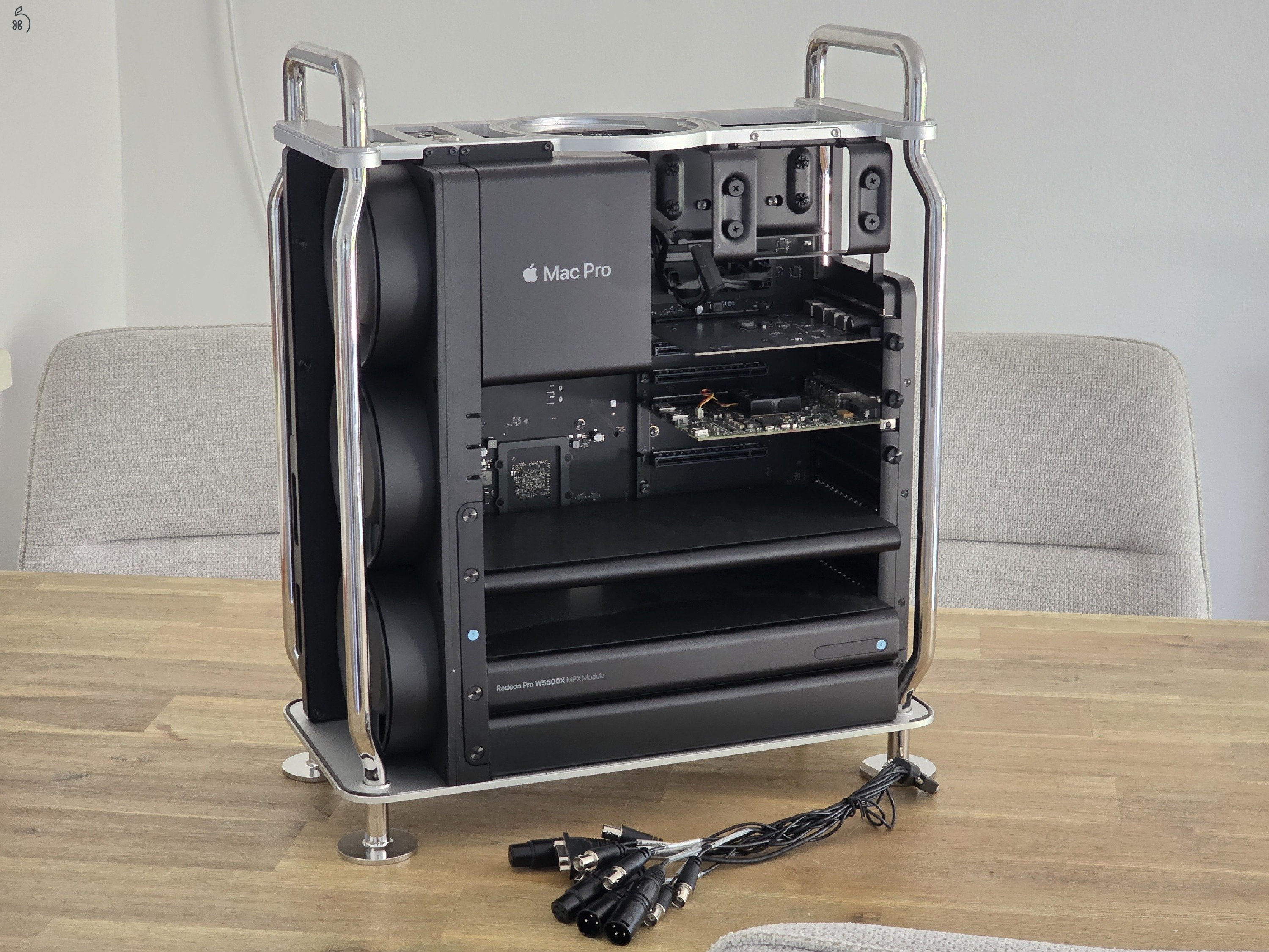 Újszerű Apple MacPro 2019 + Afterburner + Decklink 4K stúdiómunkára
