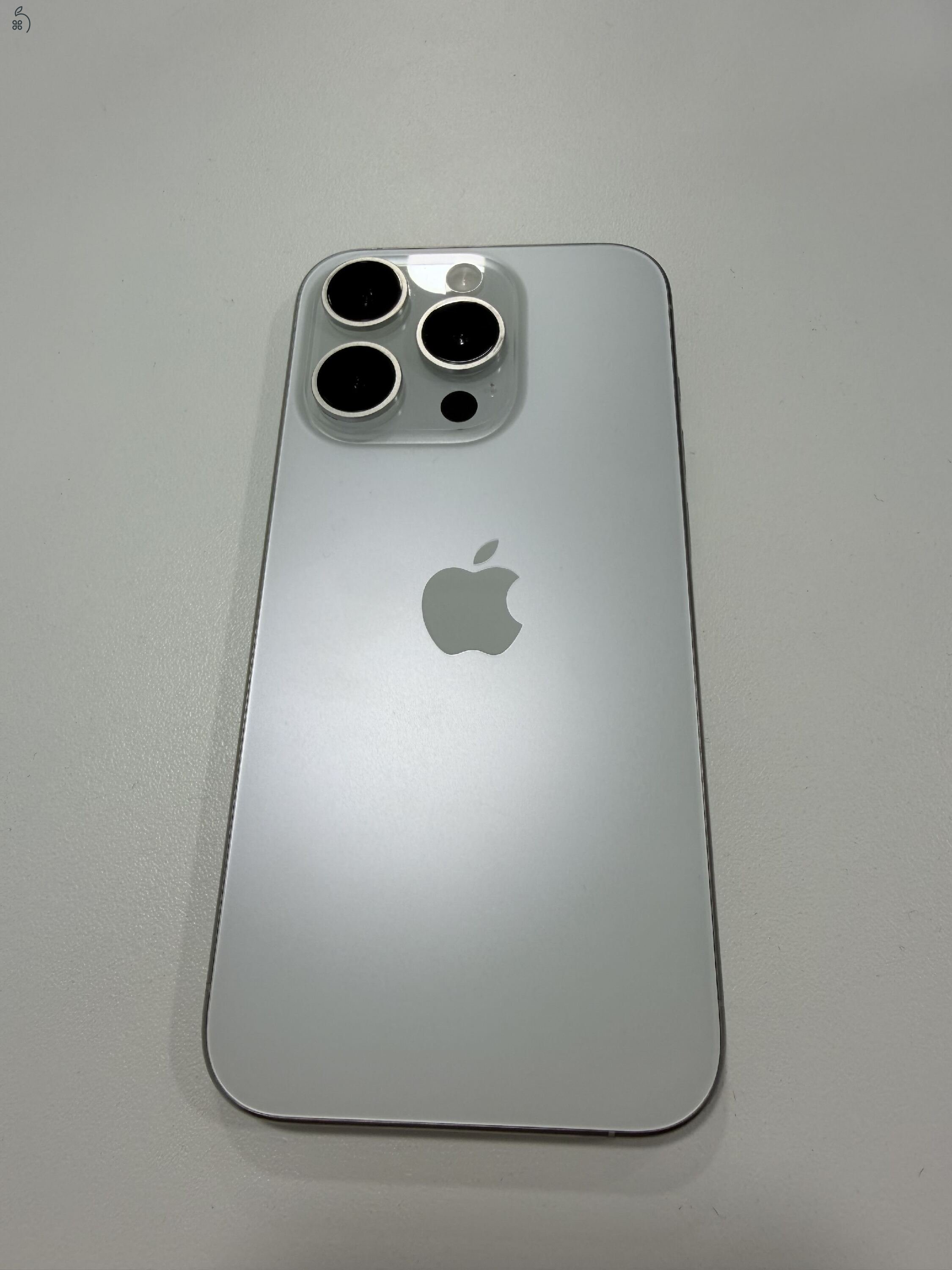 iPhone 15 Pro 128GB 100% akkumulátor