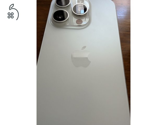 iPhone 15 Pro 128GB 100% akkumulátor