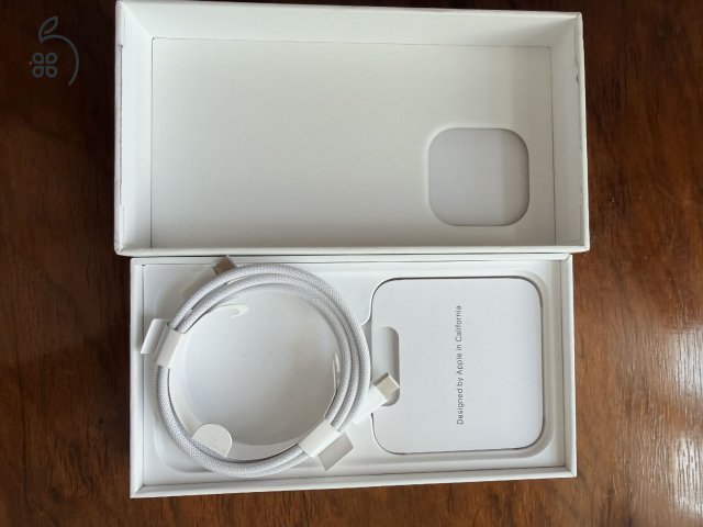 iPhone 15 Pro 128GB 100% akkumulátor