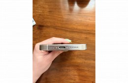iPhone 15 Pro 128GB 100% akkumulátor