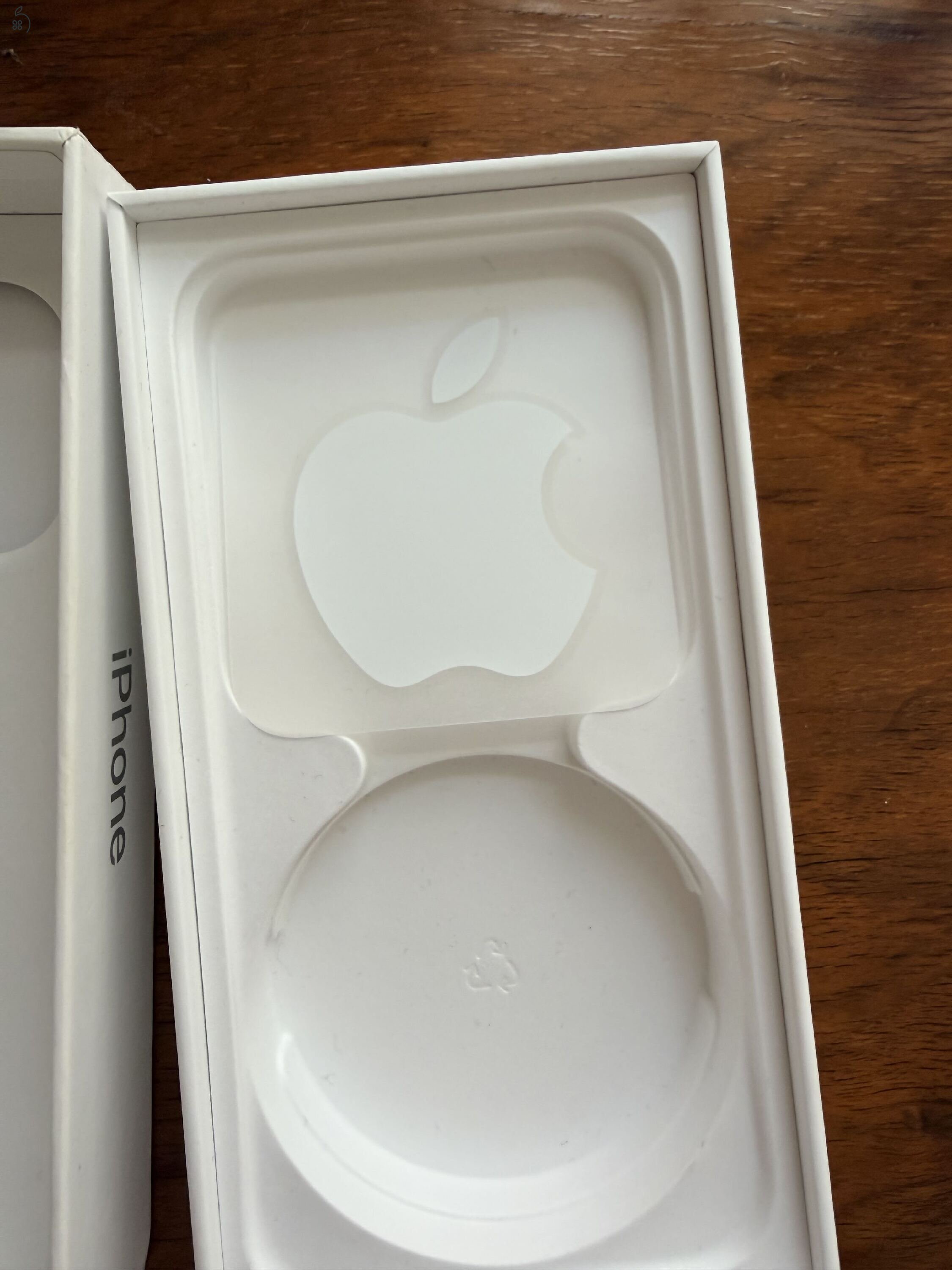 iPhone 15 Pro 128GB 100% akkumulátor