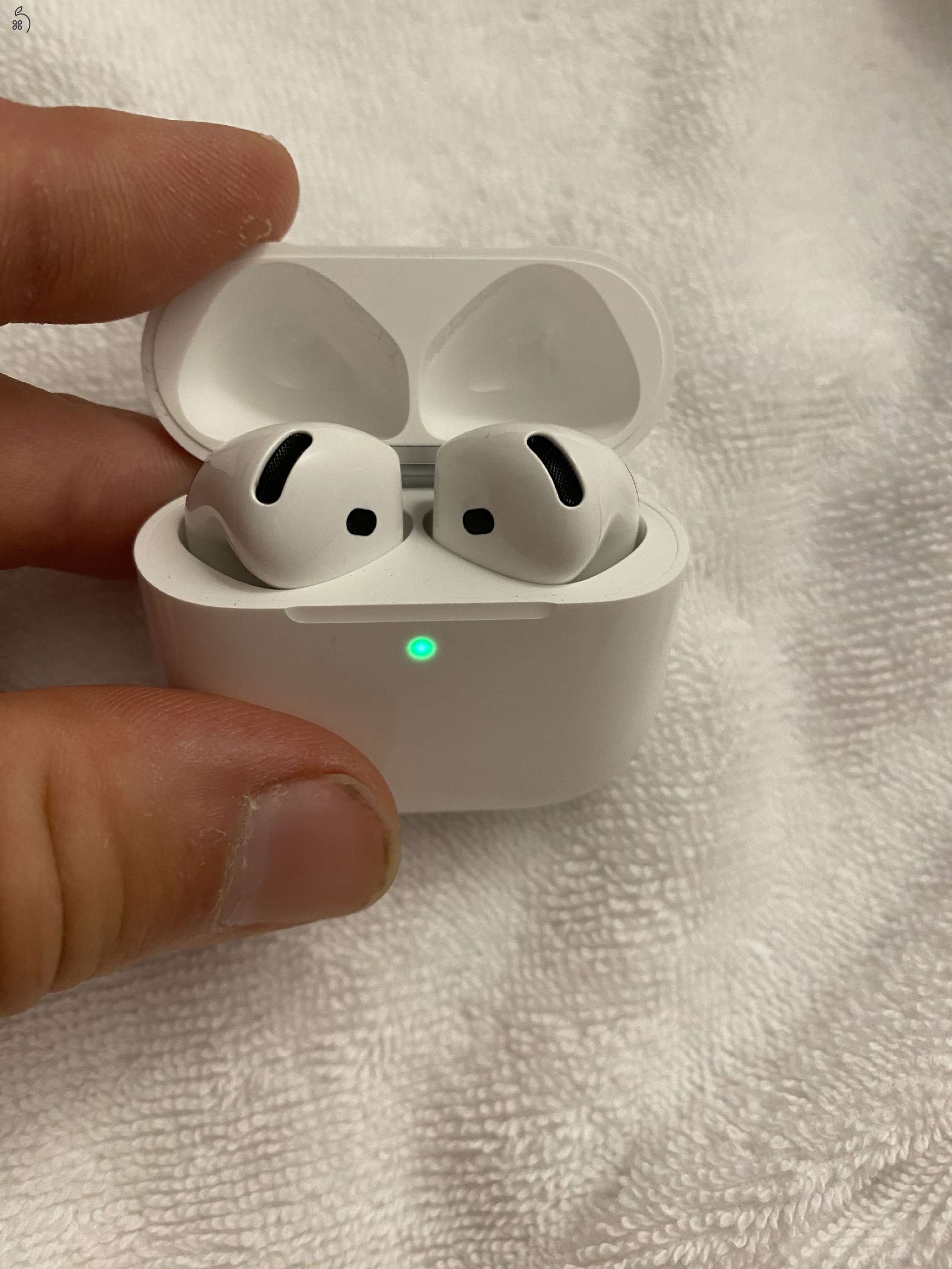 Apple AirPods 4 (ANC) – 1 hónapos, garanciás, hibátlan, EREDETI!!!!!!!