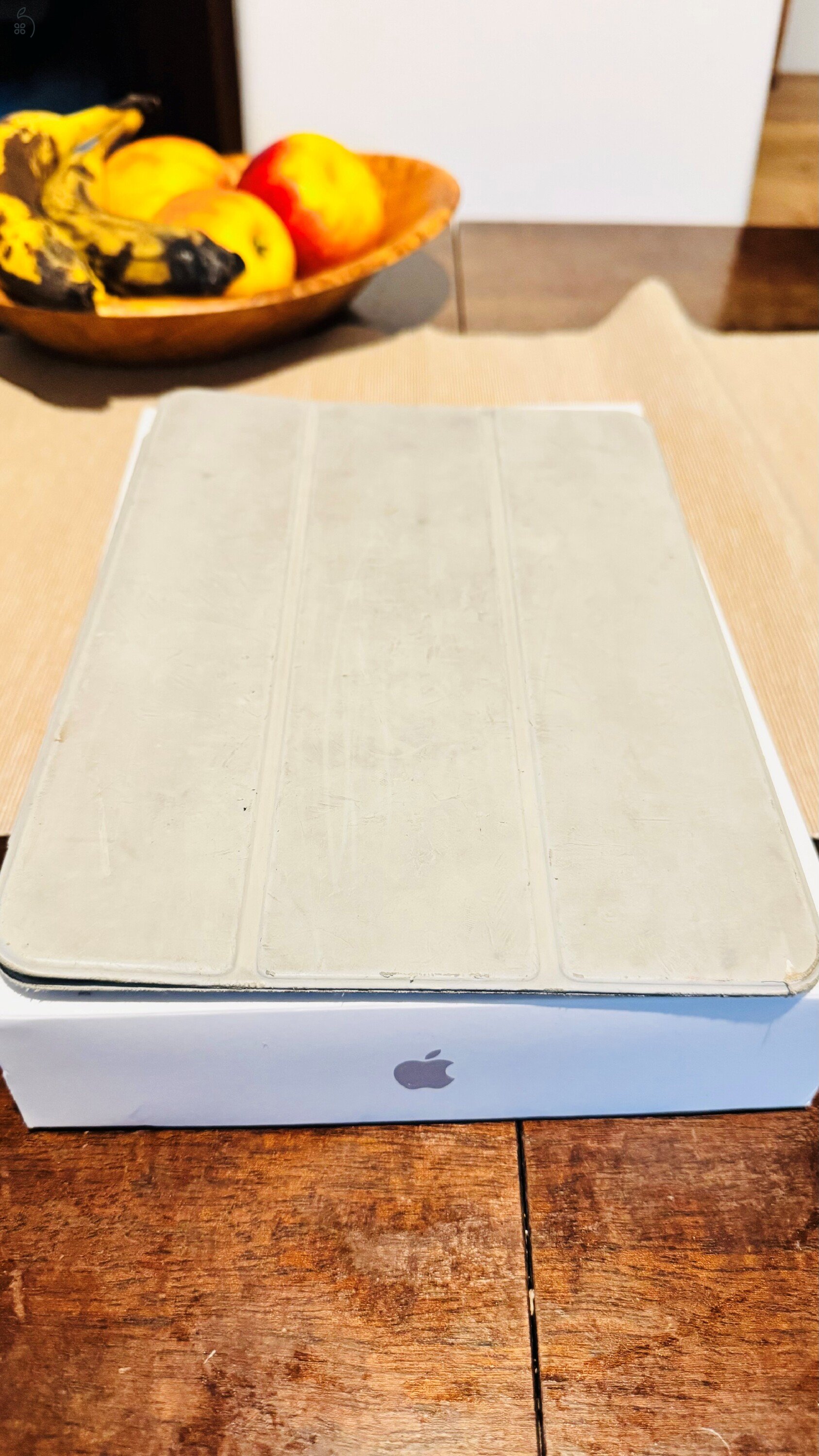 iPad Pro 11 4th Gen M2 128Gb wifi+cellular + smart tok
