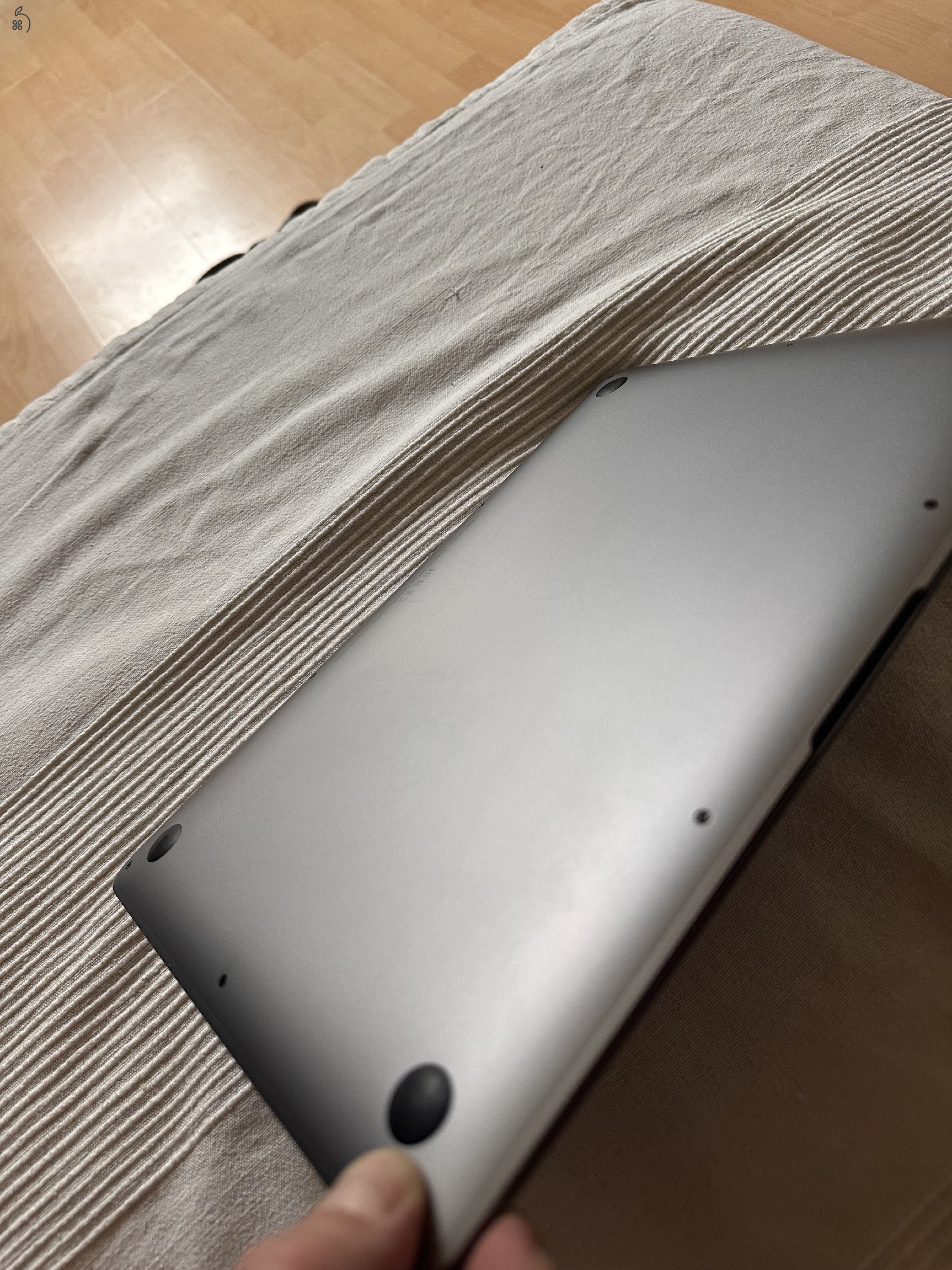 Eladó MacBook Air 2020 retina 13,3