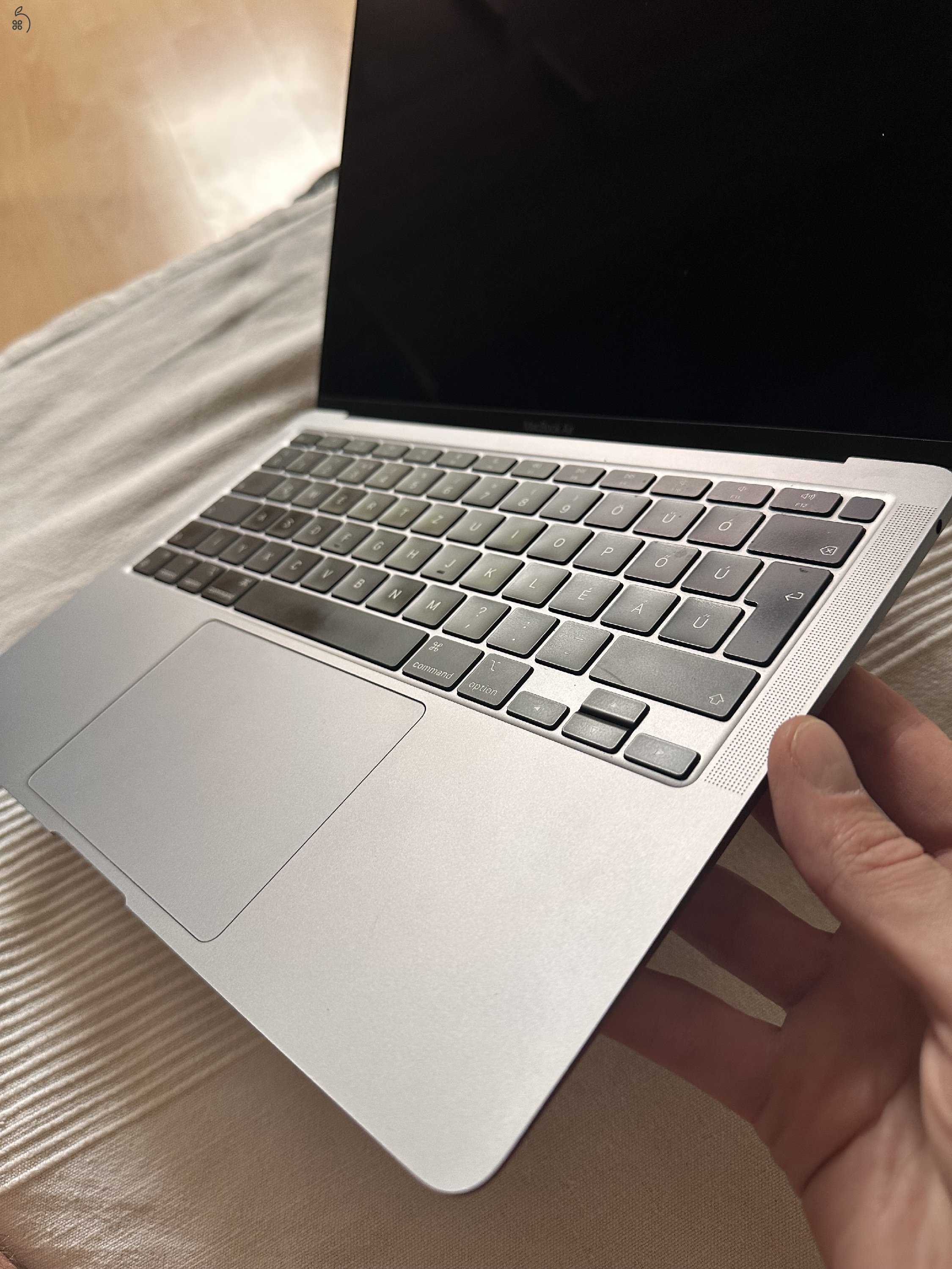 Eladó MacBook Air 2020 retina 13,3