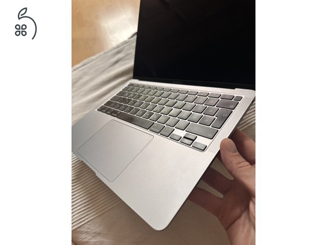 Eladó MacBook Air 2020 retina 13,3