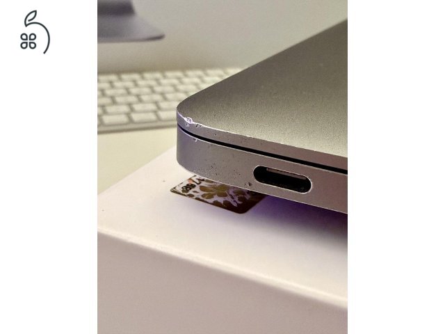 Apple MacBook Air 13” M1 (2020) | 8 GB RAM | 512 GB SSD | Doboz, számla |