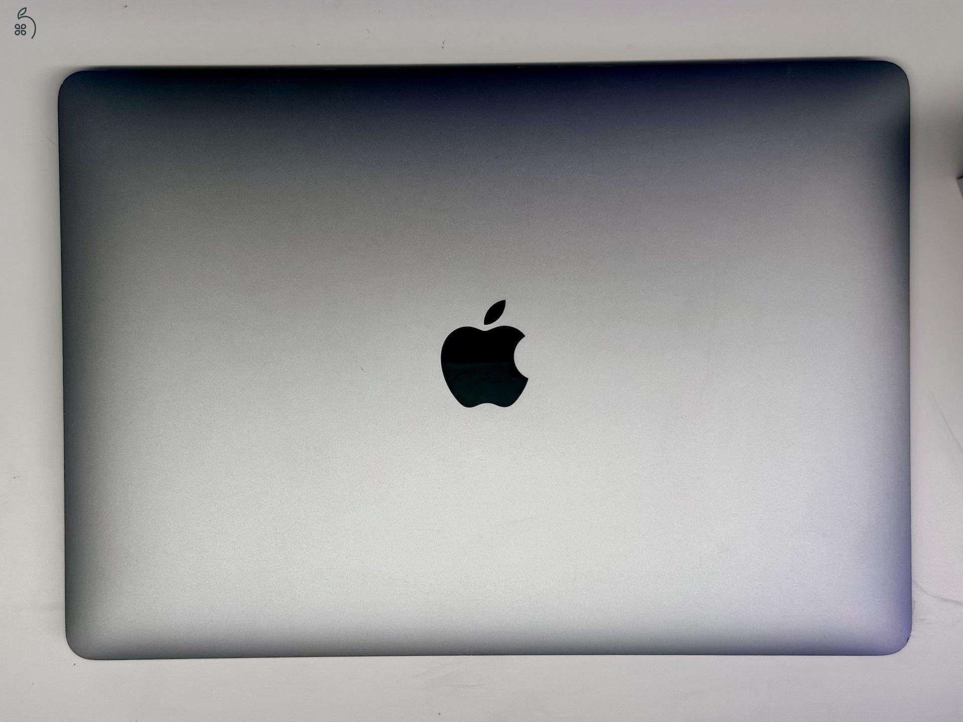 Apple MacBook Air 13” M1 (2020) | 8 GB RAM | 512 GB SSD | Doboz, számla |