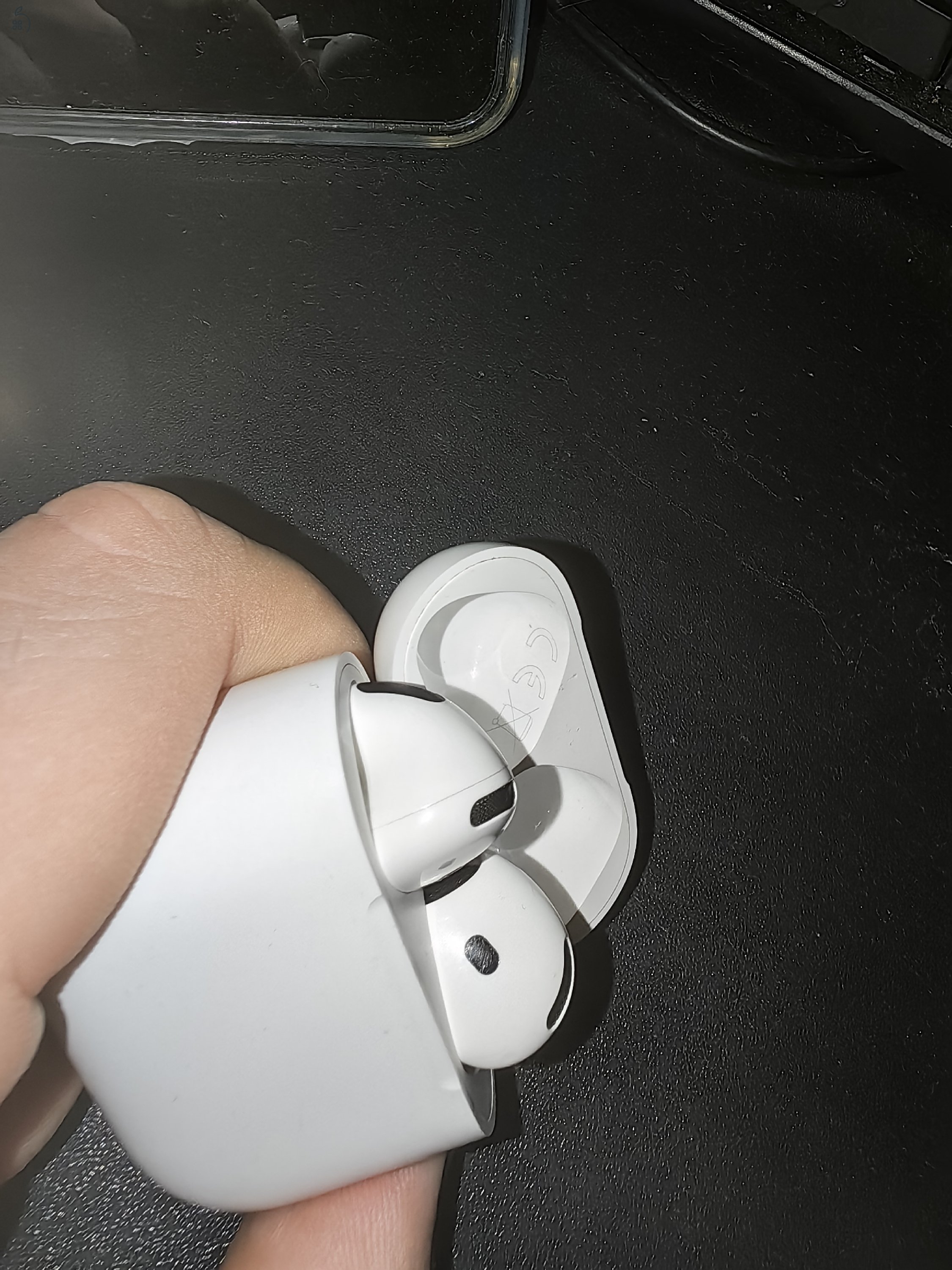 Airpods 4 ANC