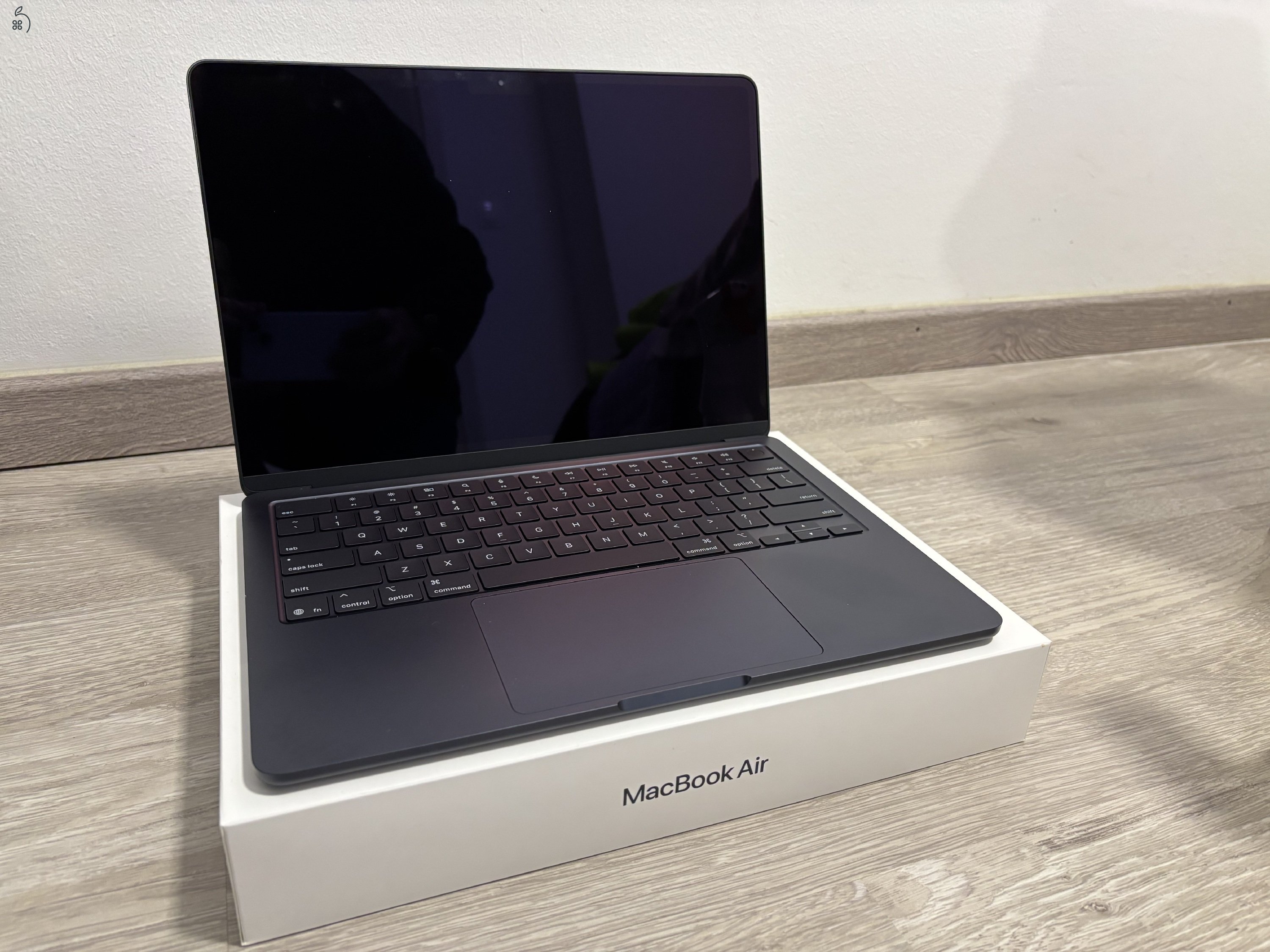 MacBook Air 2025 13,6