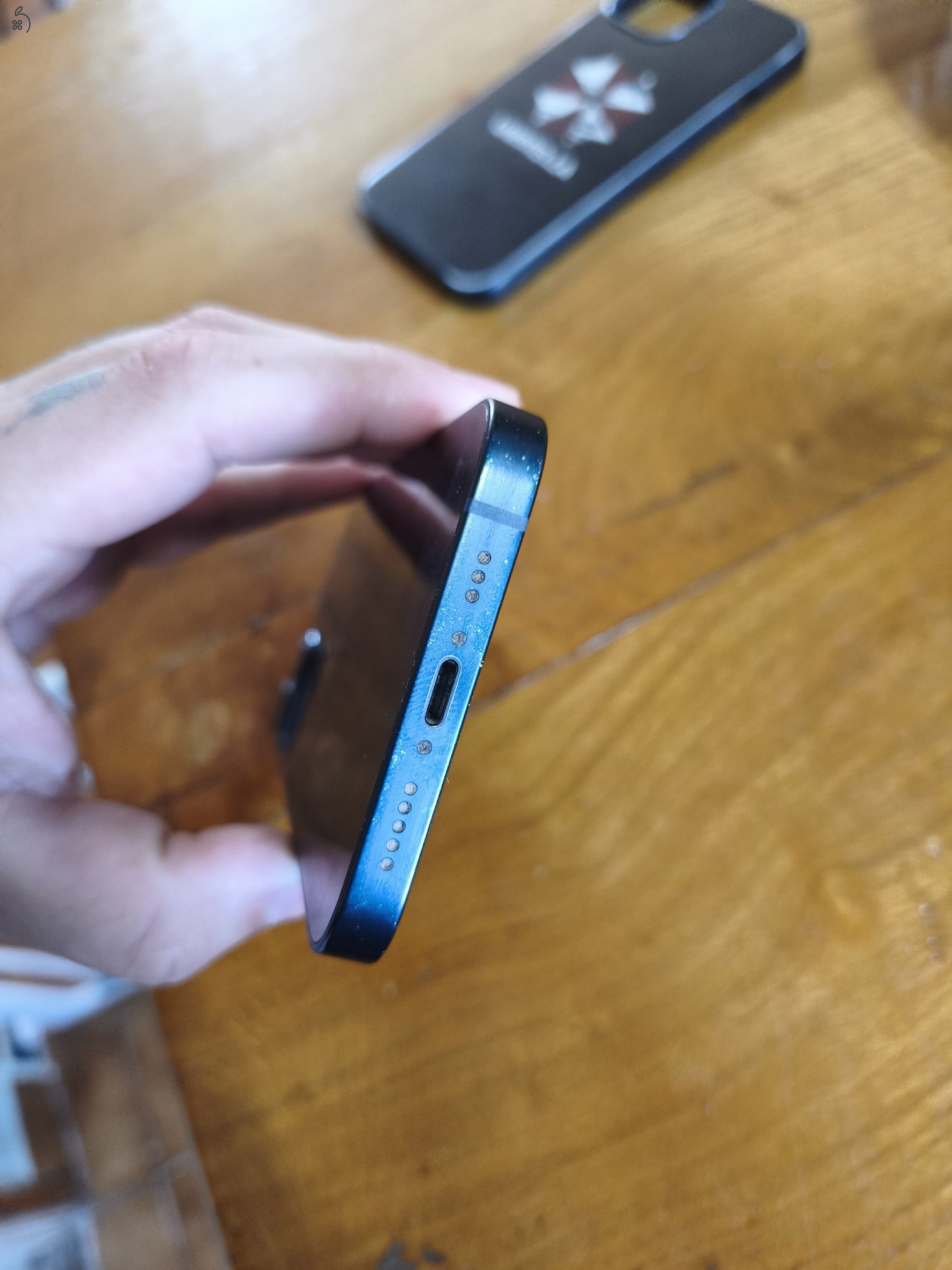 iPhone 13 256GB One függő