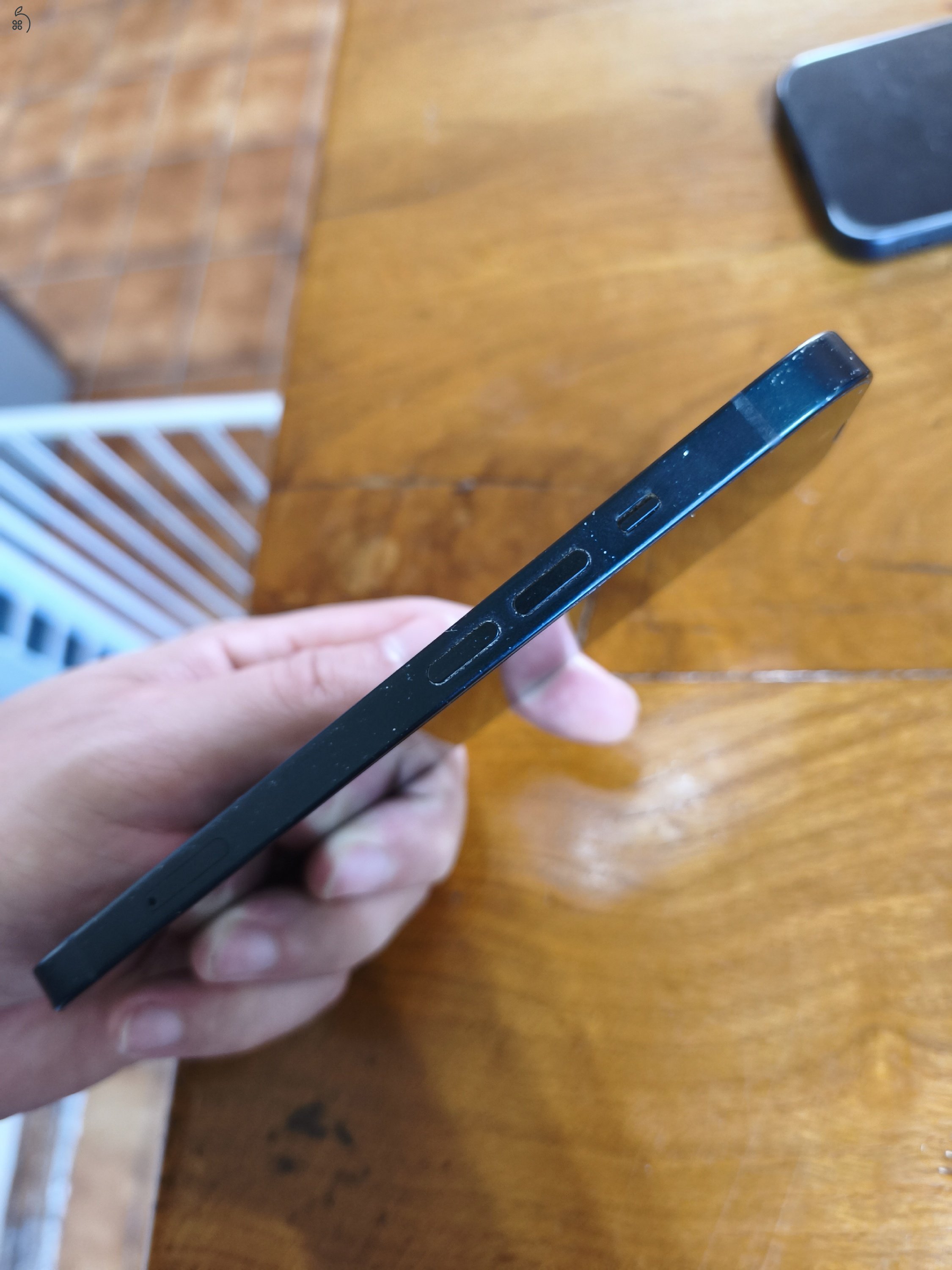 iPhone 13 256GB One függő