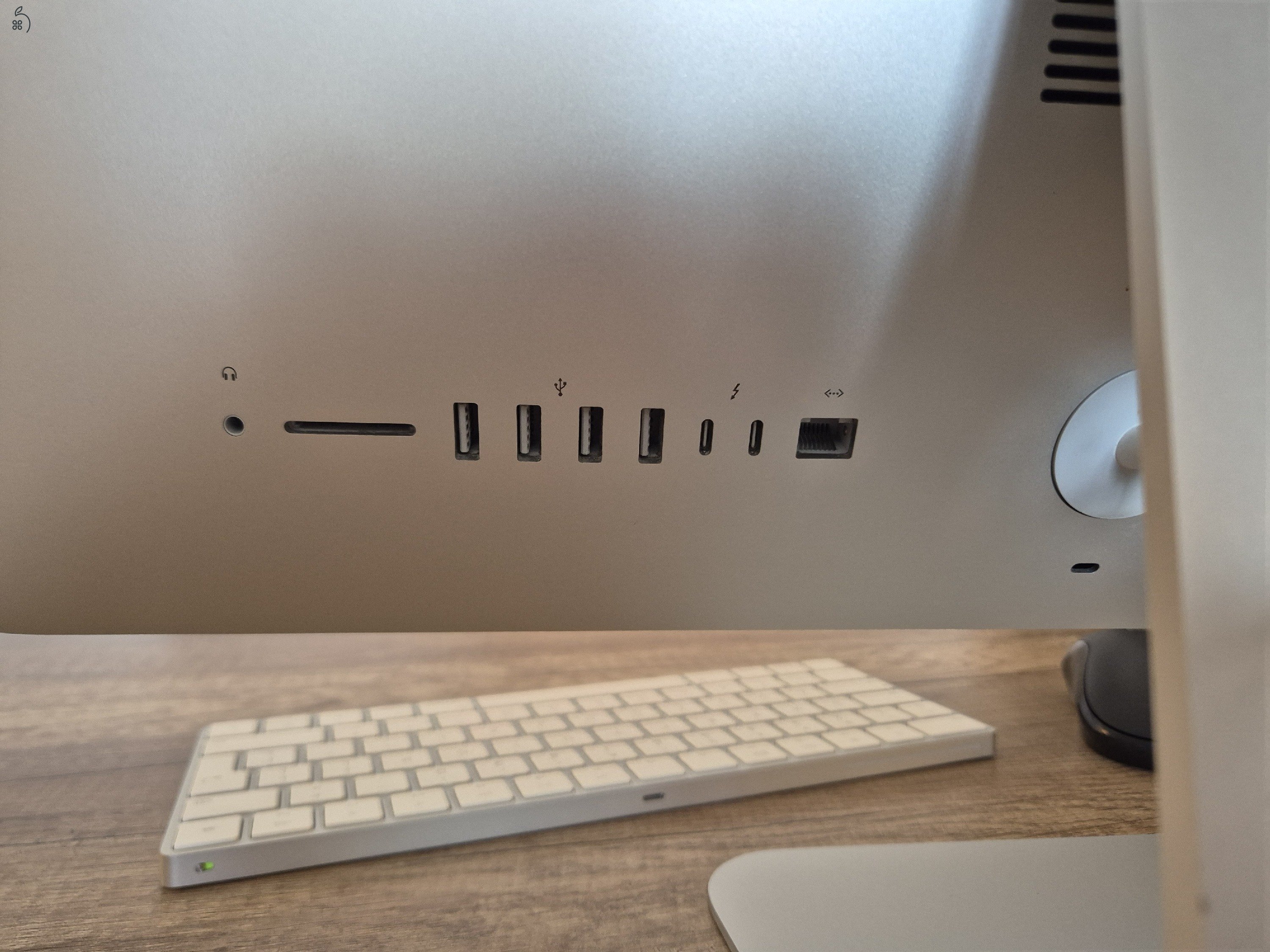 2017-es Apple iMac 4K 21,5