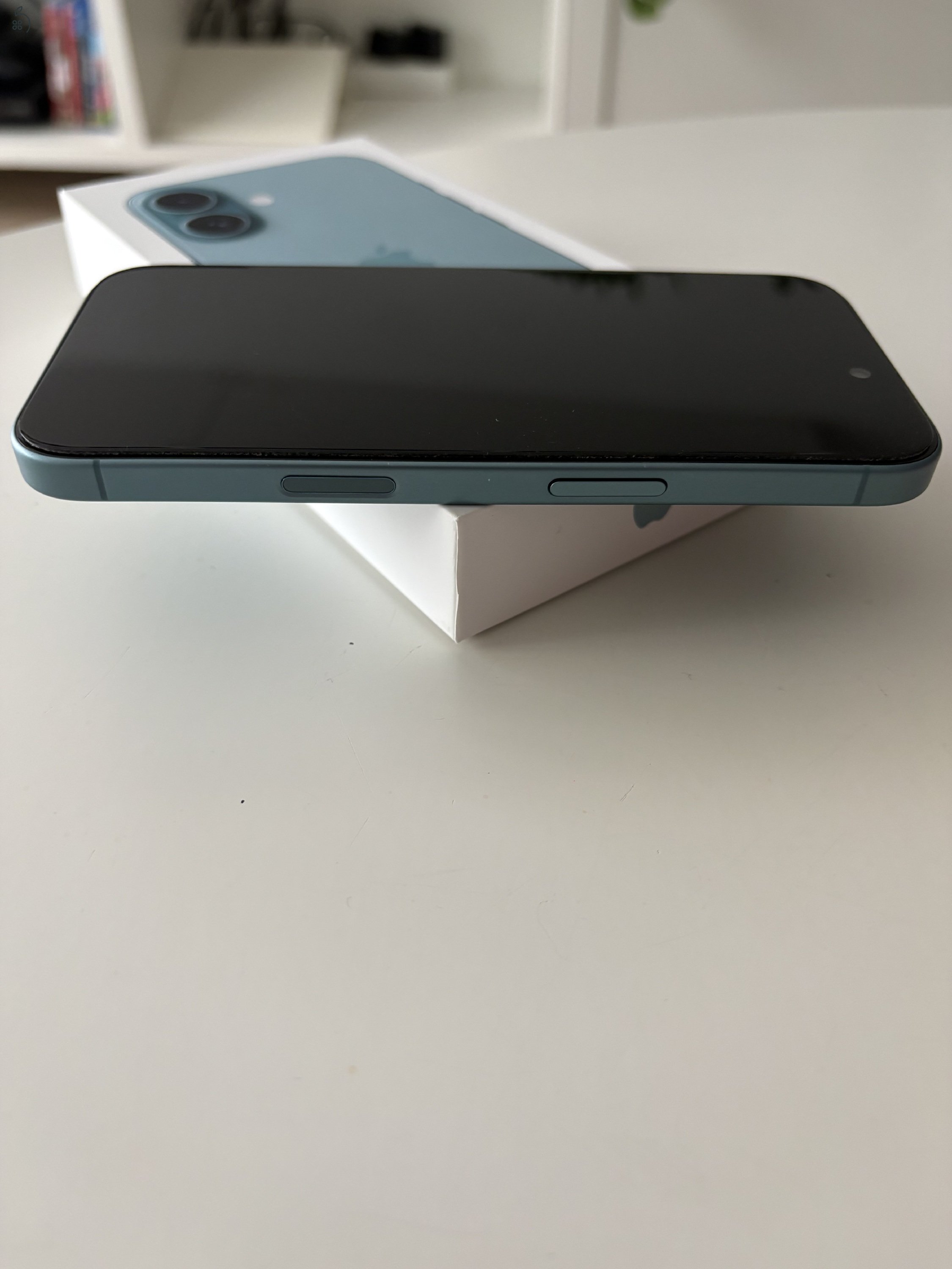 Nagyon szép állapotú iPhone 16 -128Gb -Teal