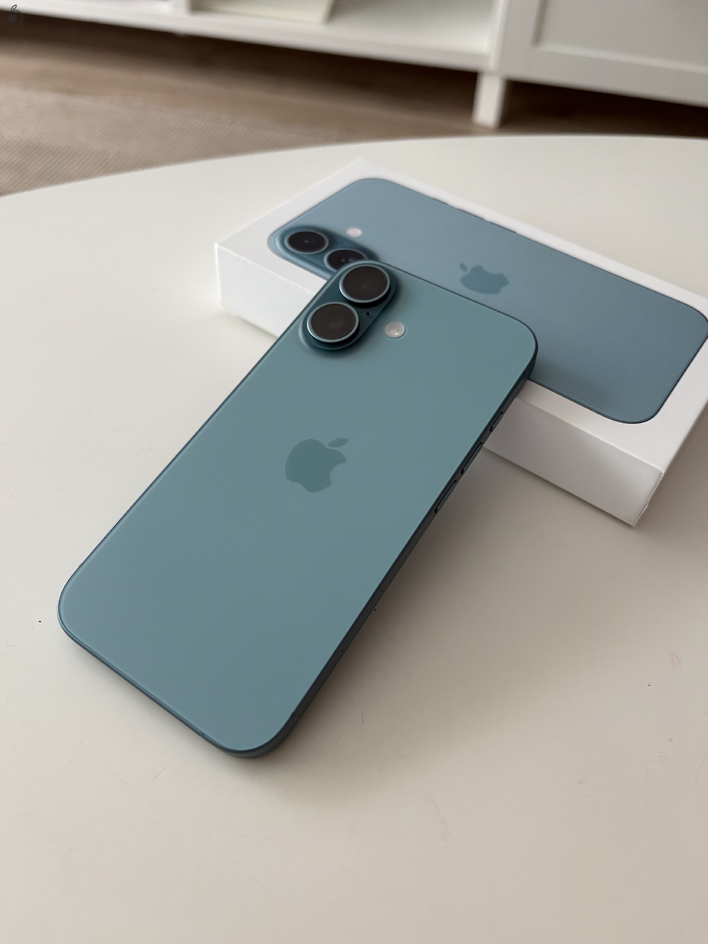 Nagyon szép állapotú iPhone 16 -128Gb -Teal