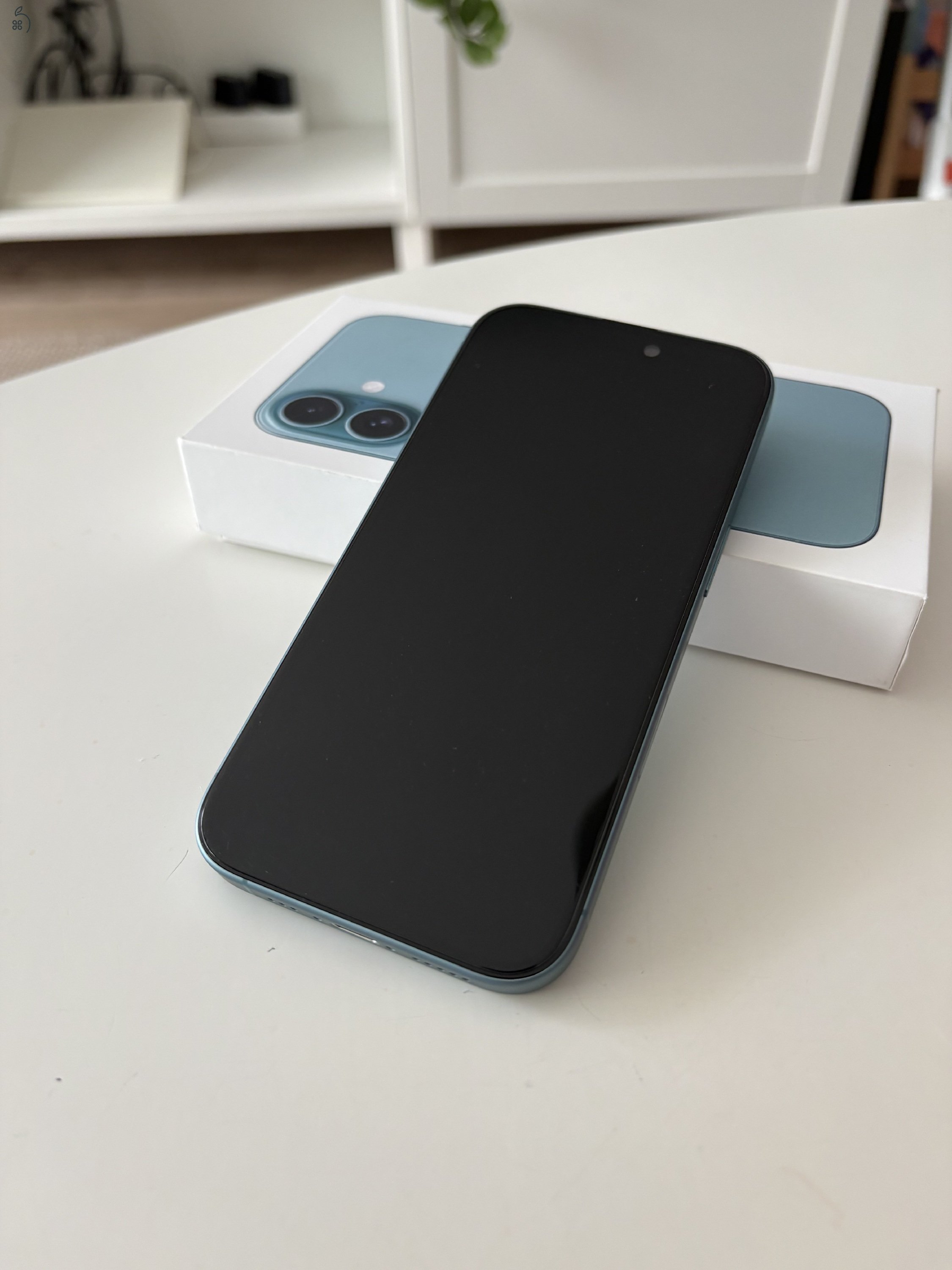 Nagyon szép állapotú iPhone 16 -128Gb -Teal