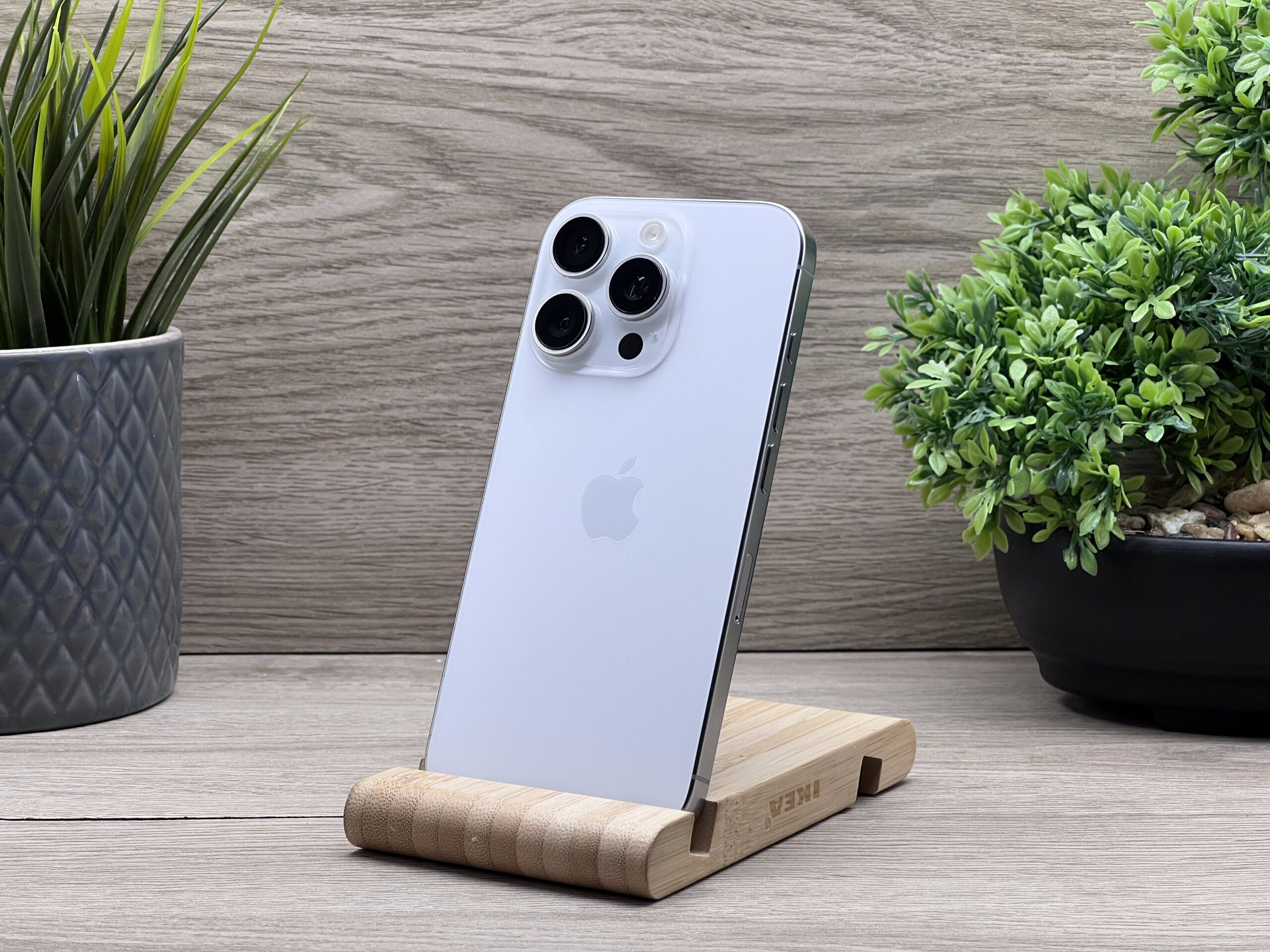 Hibátlan iPhone 16 Pro White Titanium 256GB 2 ÉV Garanciával 90%