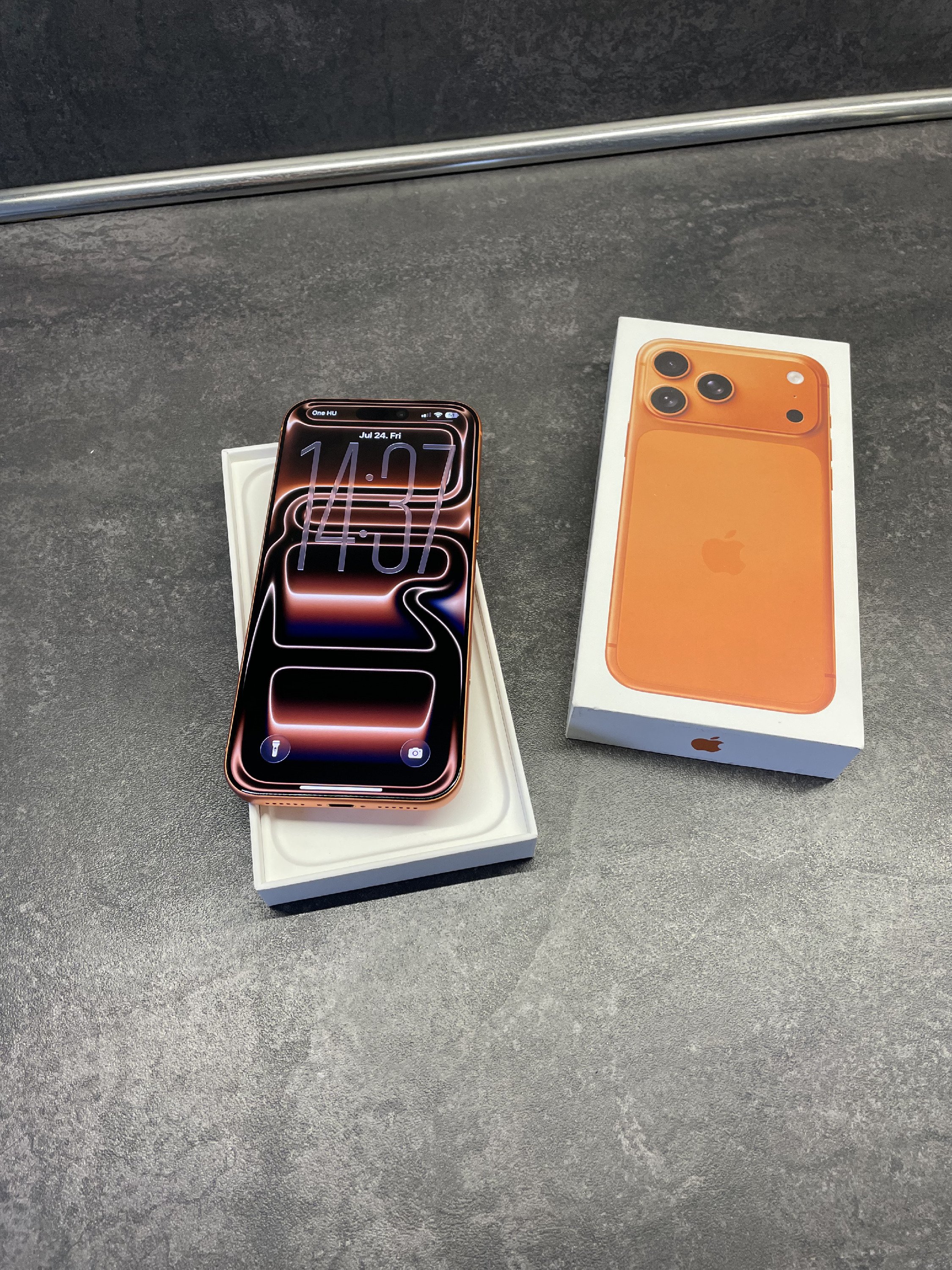 Apple iPhone 17 Pro Max, 256Gb, Gyári Állapotú, 1 Év Garancia, 100% Akkumulátor