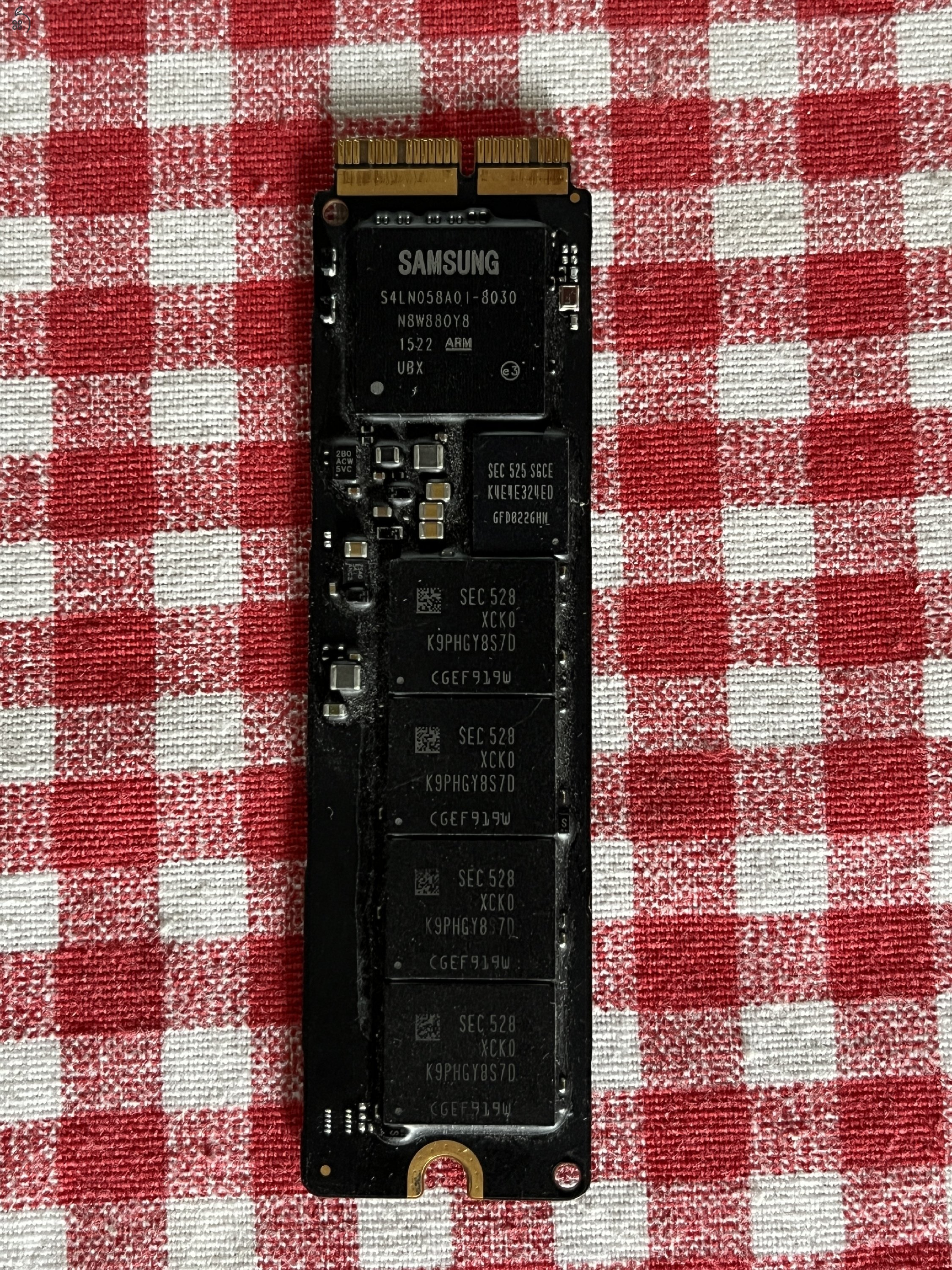 512 GB APPLE 100 / 100 % -os SSD eladó.