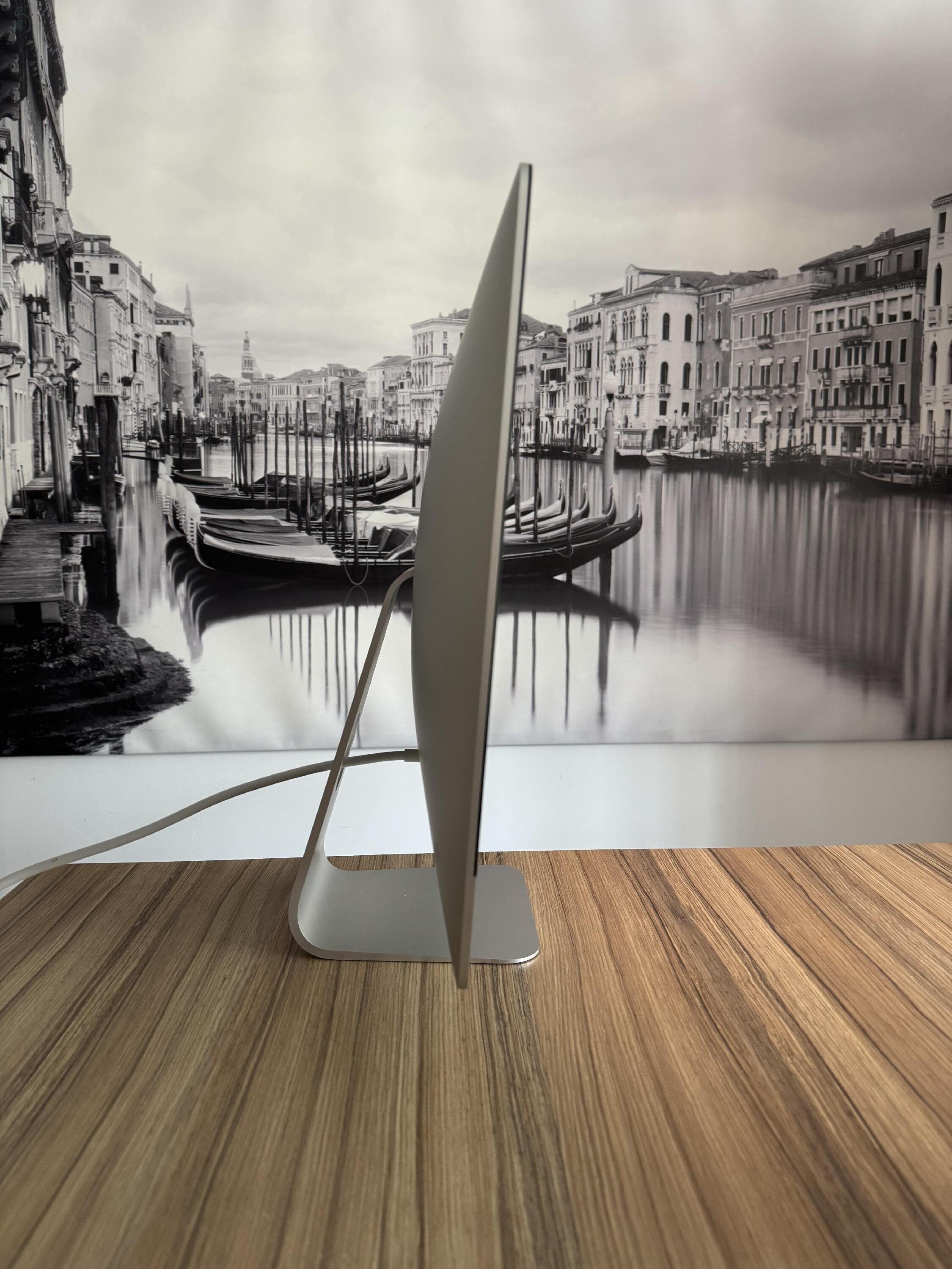Apple iMac | 21.5