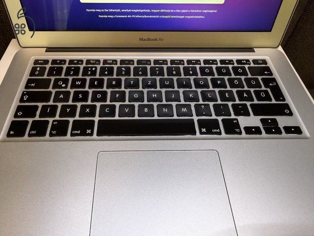 MacBook Air 13” A1466 (2017) | 256 GB | Új akkumulátor | Doboz + eredeti töltő