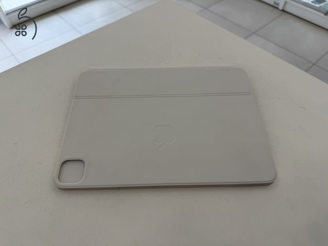 iPad Magic Keyboard 11