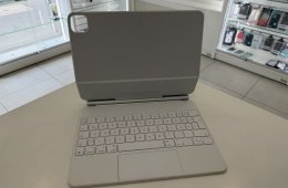iPad Magic Keyboard 11