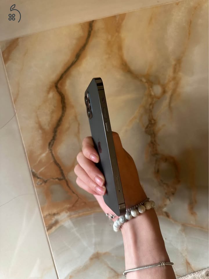 Iphone 12 pro Grafitszürke színben
