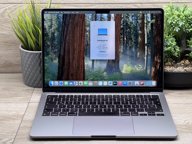 Hibátlan MacBook Air 2022 M2 13” 512GB 8GB 2 ÉV Garanciával