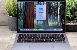 Hibátlan MacBook Air 2022 M2 13” 512GB 8GB 2 ÉV Garanciával