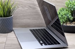 Hibátlan MacBook Air 2023 M2 15” 256GB 8GB 2 ÉV Garanciával 100%