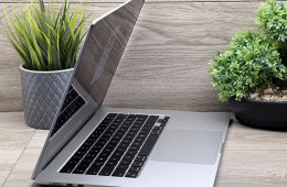 Hibátlan MacBook Air 2023 M2 15” 256GB 8GB 2 ÉV Garanciával 100%