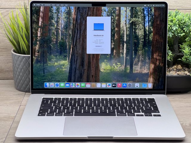 Hibátlan MacBook Air 2023 M2 15” 256GB 8GB 2 ÉV Garanciával 100%