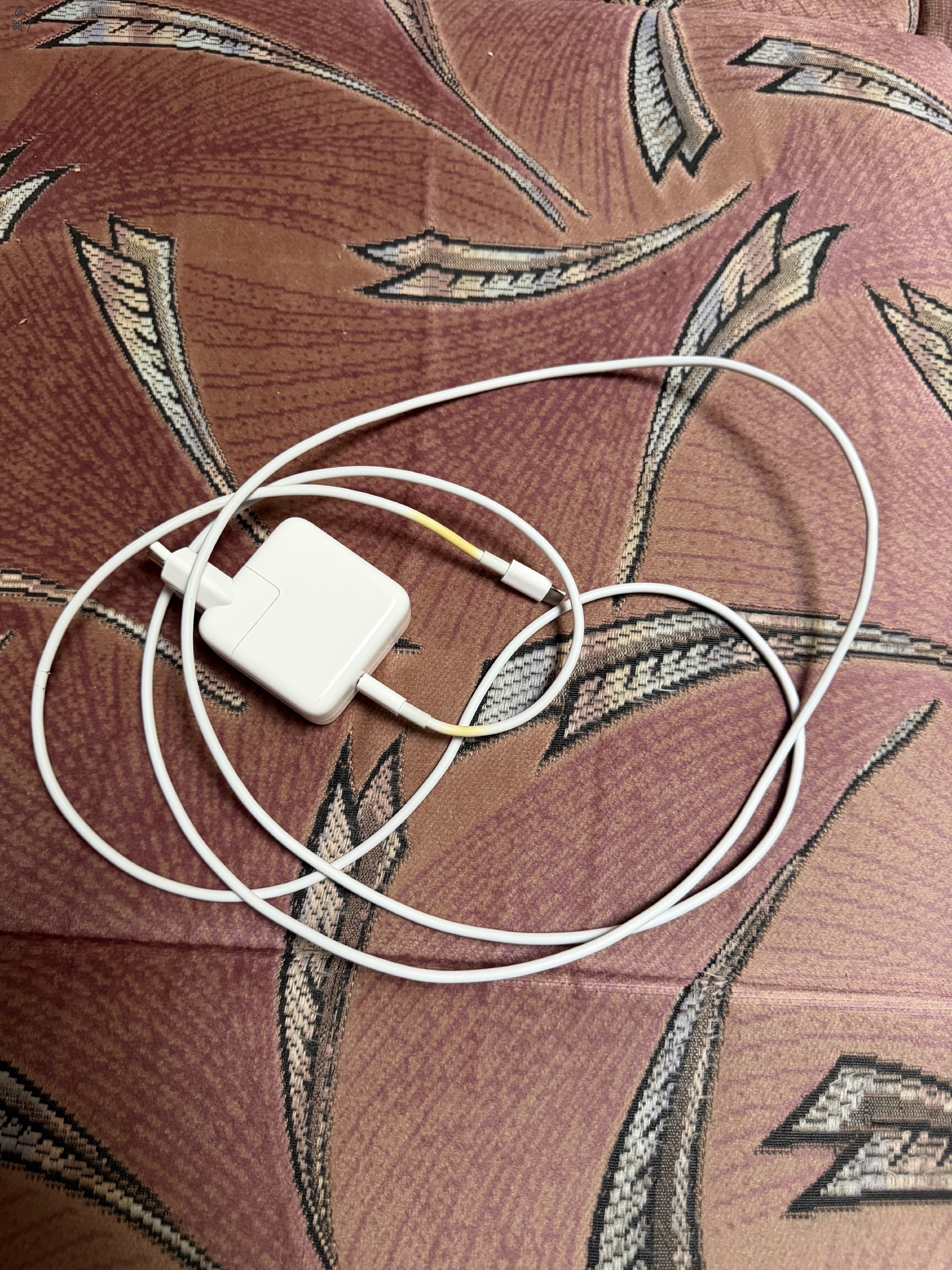 Apple MacBook Air 13” M1 (2020) – 8 GB RAM / 256 GB SSD – Gyári doboz + töltő