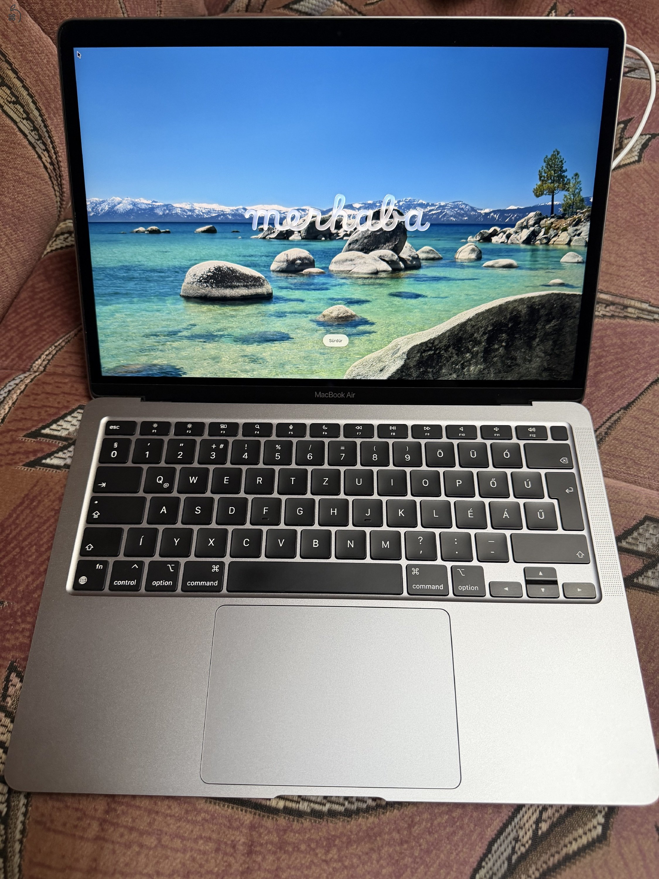 Apple MacBook Air 13” M1 (2020) – 8 GB RAM / 256 GB SSD – Gyári doboz + töltő