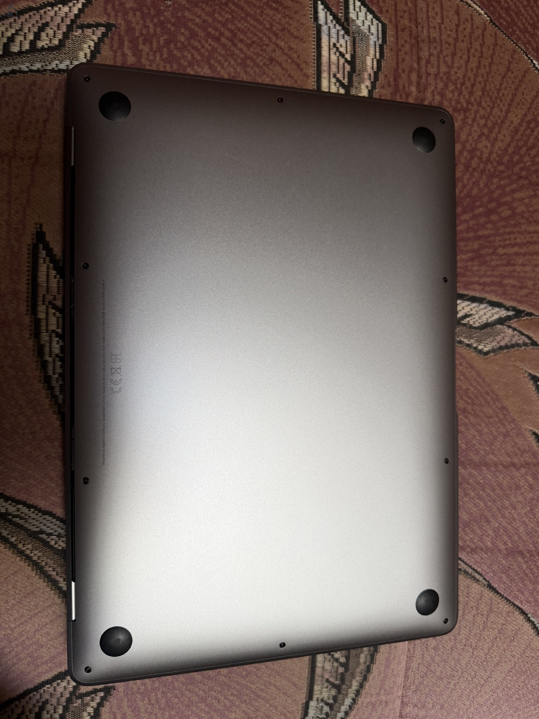 Apple MacBook Air 13” M1 (2020) – 8 GB RAM / 256 GB SSD – Gyári doboz + töltő