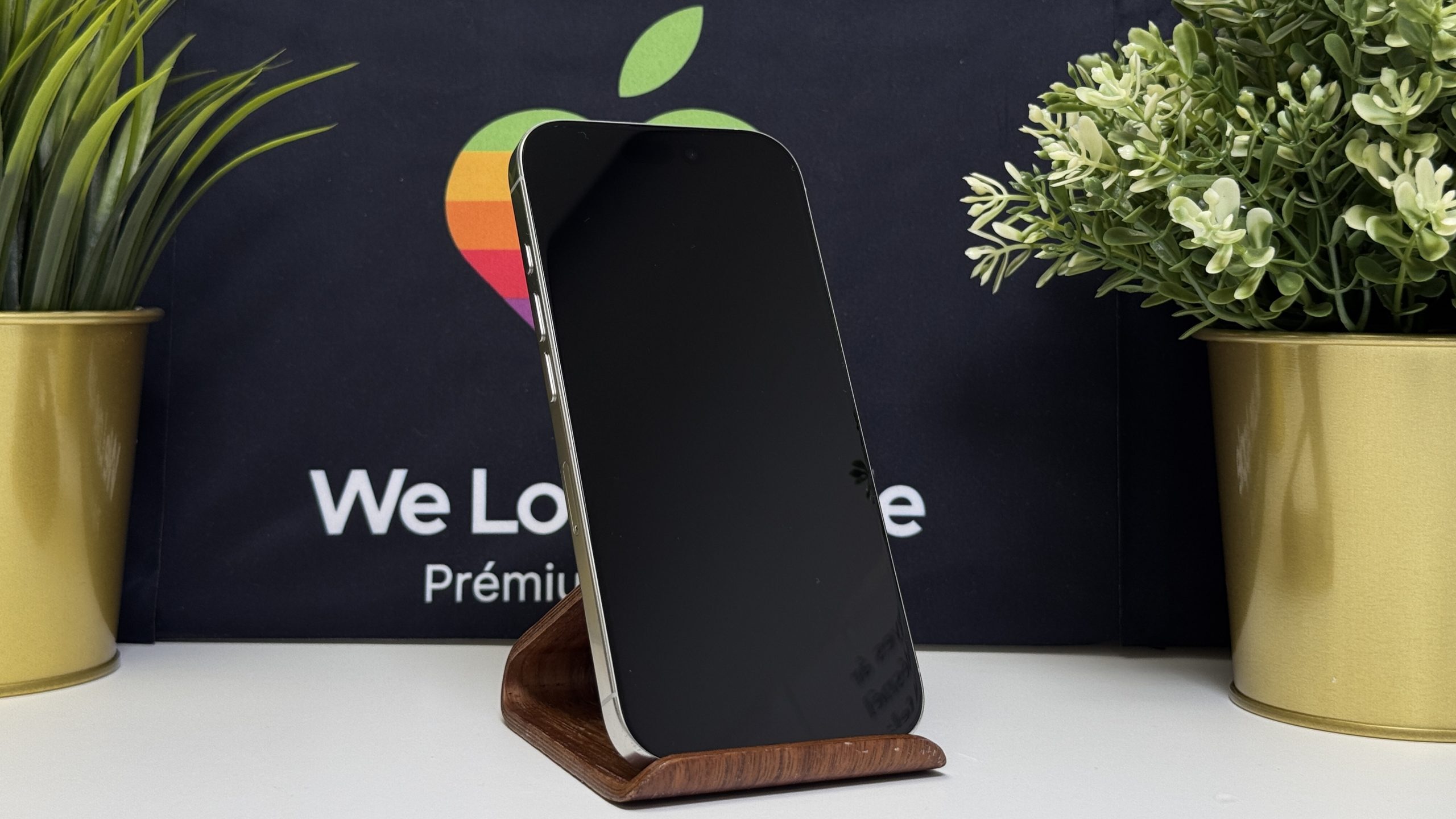 iPhone 16 Pro 256GB, Fehér Titán, Független, Számla, 2 Év Garancia, 95%