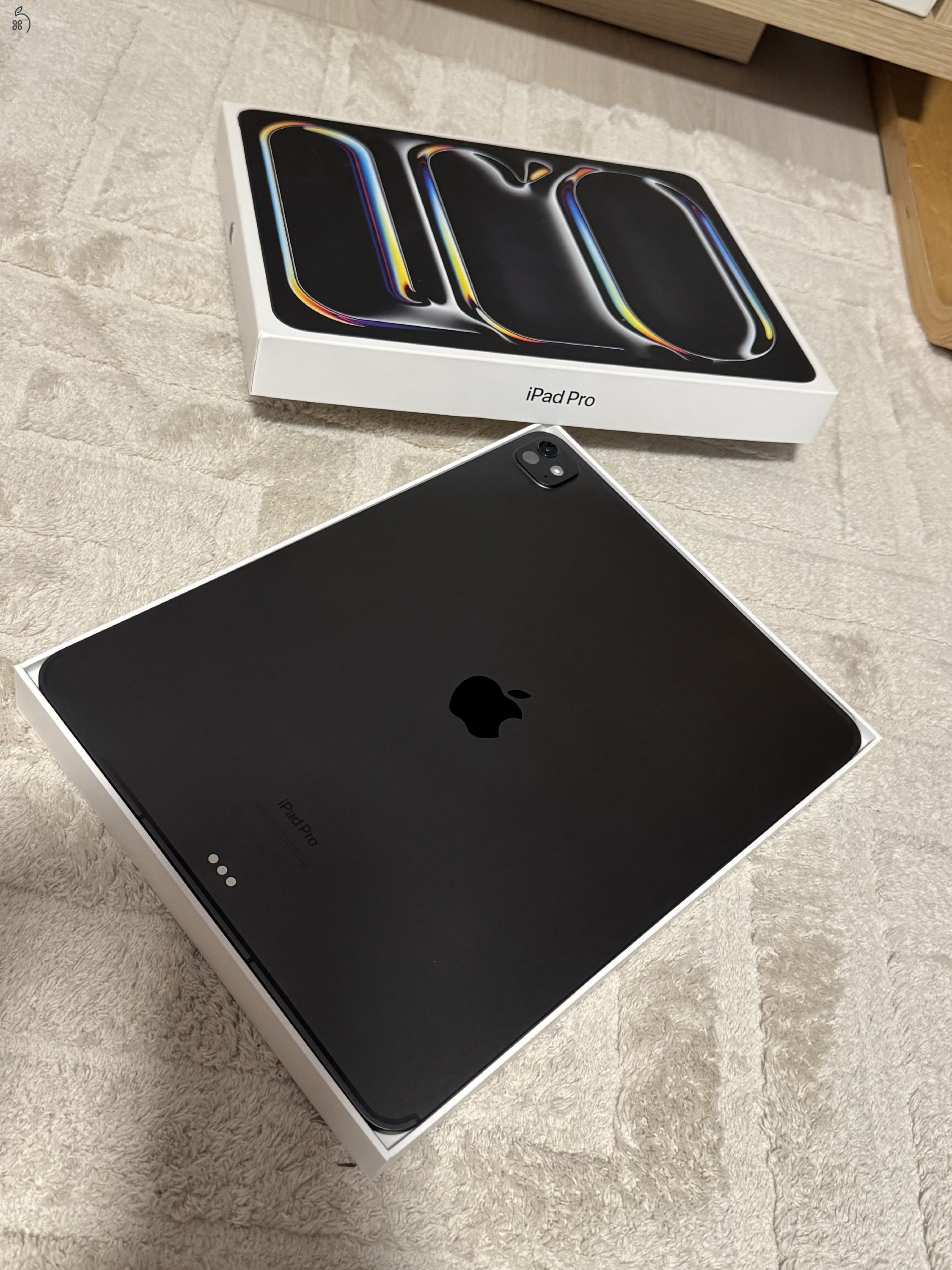 Gyönyörű iPad PRO 13 M4 Chip 256GB WIFI + 5G Cellular 100% akku!